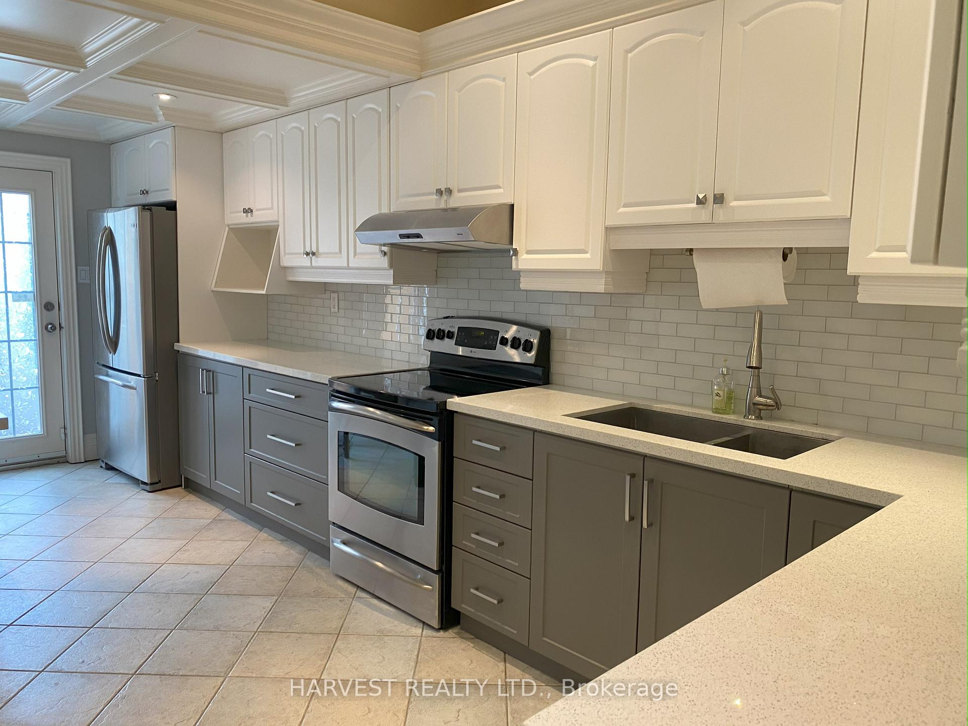 Photo 5 of 54 Florence Street, Toronto, Little Portugal — HOMEH