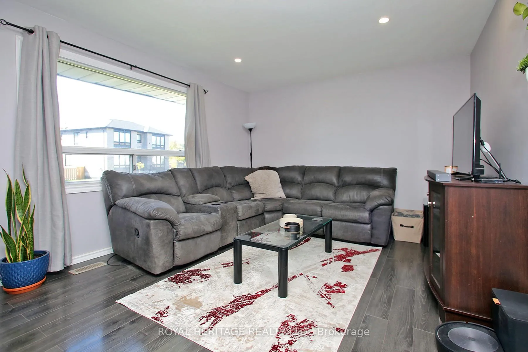 Photo 25 of 16 Burcher Road, Ajax, South East — HOMEH