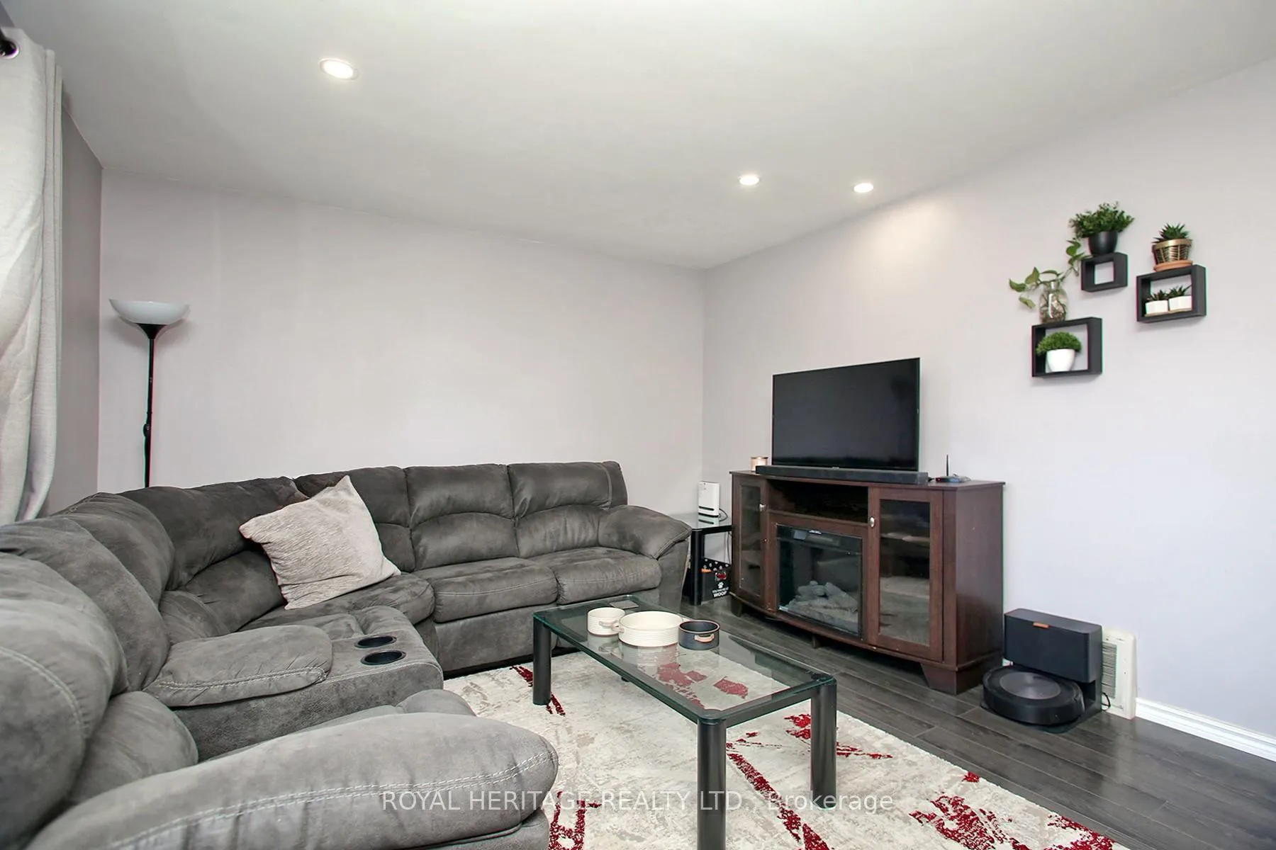 Photo 26 of 16 Burcher Road, Ajax, South East — HOMEH