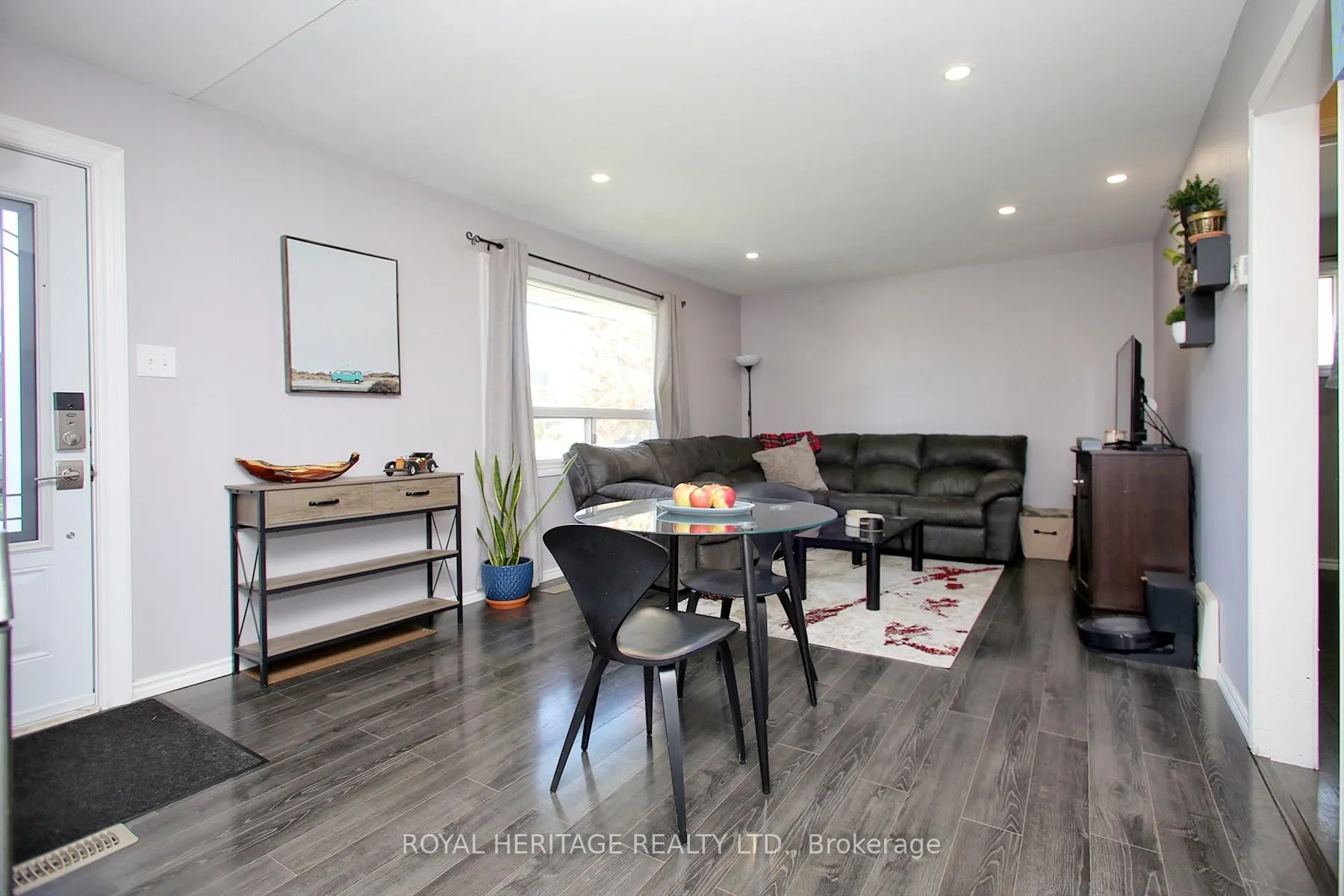 Photo 32 of 16 Burcher Road, Ajax, South East — HOMEH