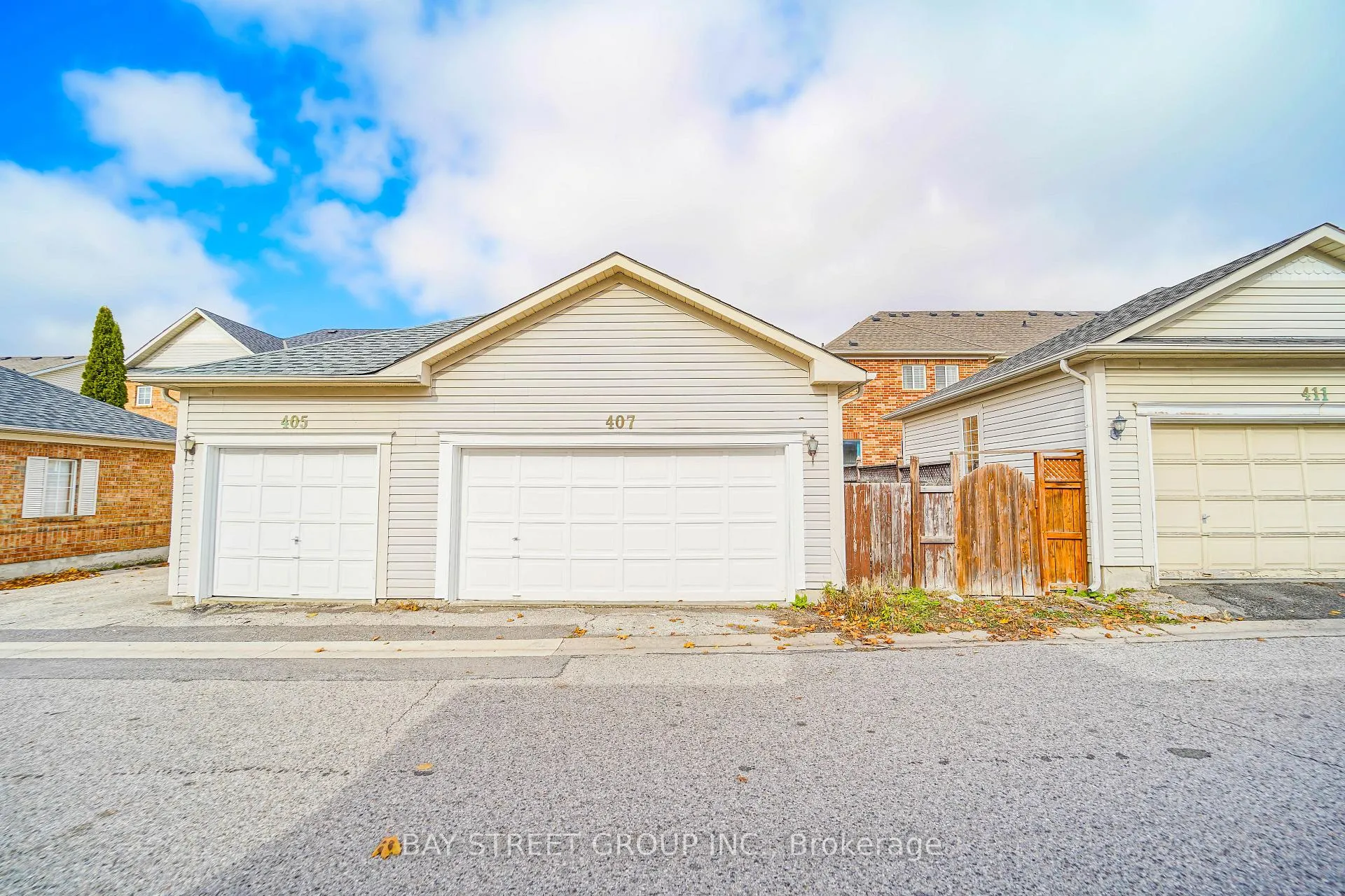 Photo 6 of 407 Hollandview Trail, Aurora, Bayview Wellington — HOMEH