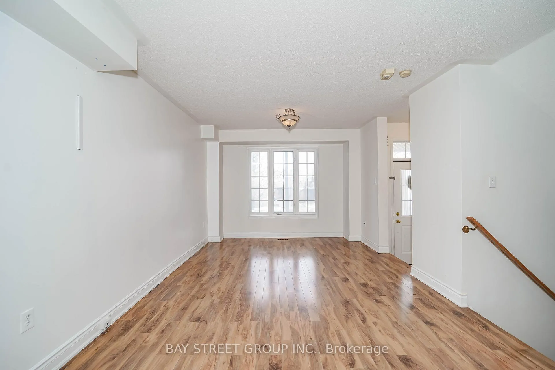 Photo 16 of 407 Hollandview Trail, Aurora, Bayview Wellington — HOMEH