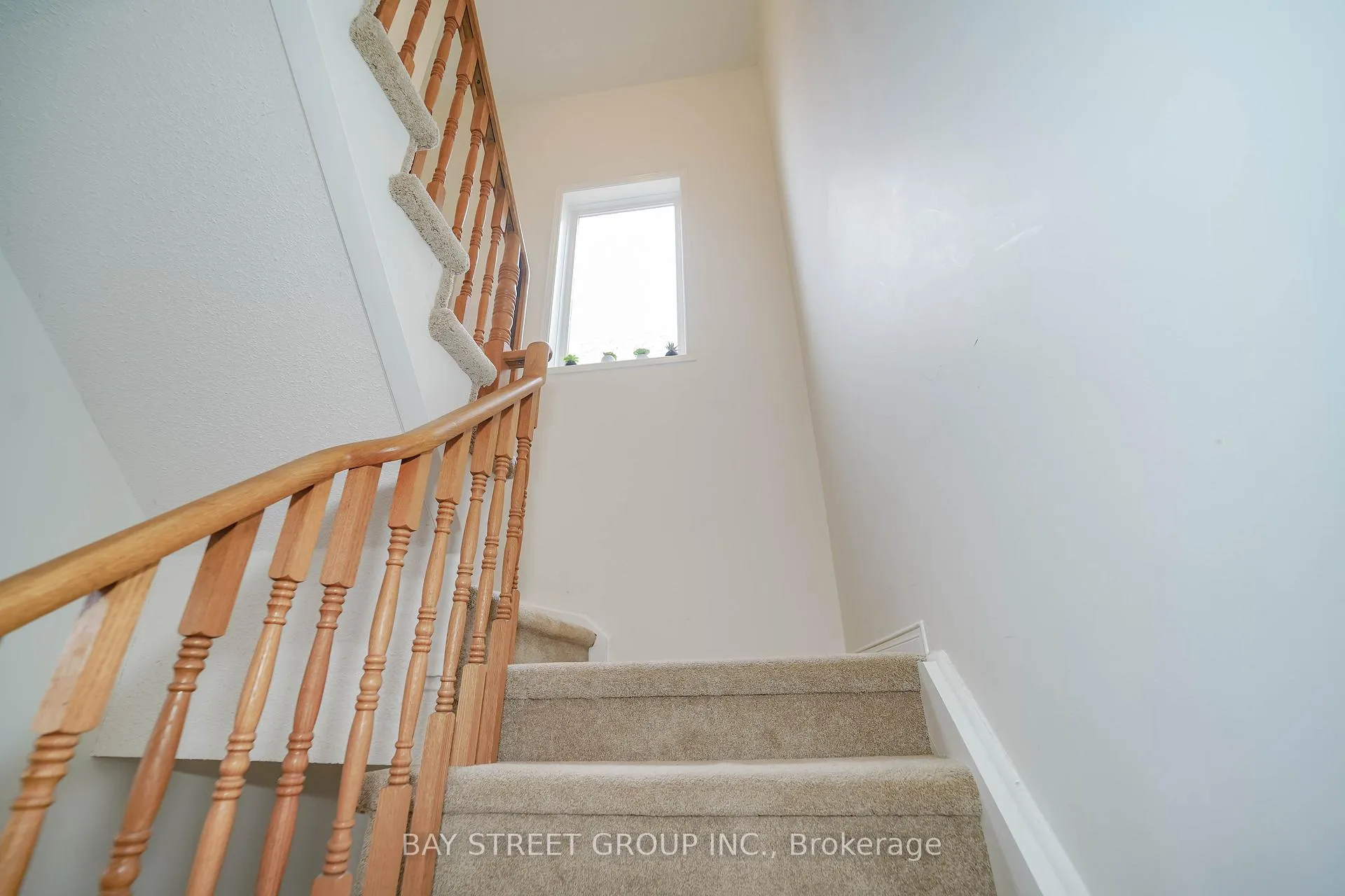 Photo 21 of 407 Hollandview Trail, Aurora, Bayview Wellington — HOMEH