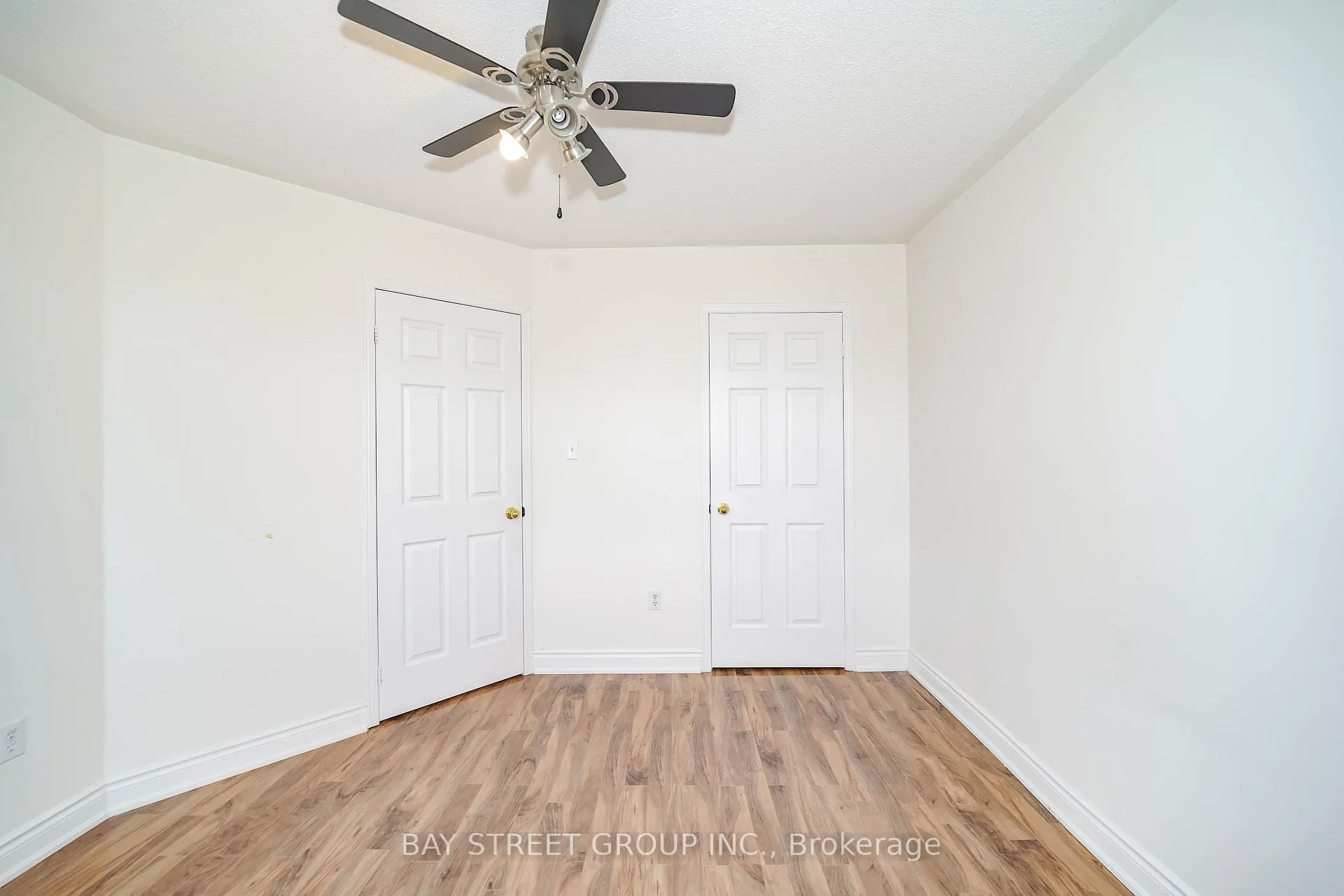 Photo 23 of 407 Hollandview Trail, Aurora, Bayview Wellington — HOMEH