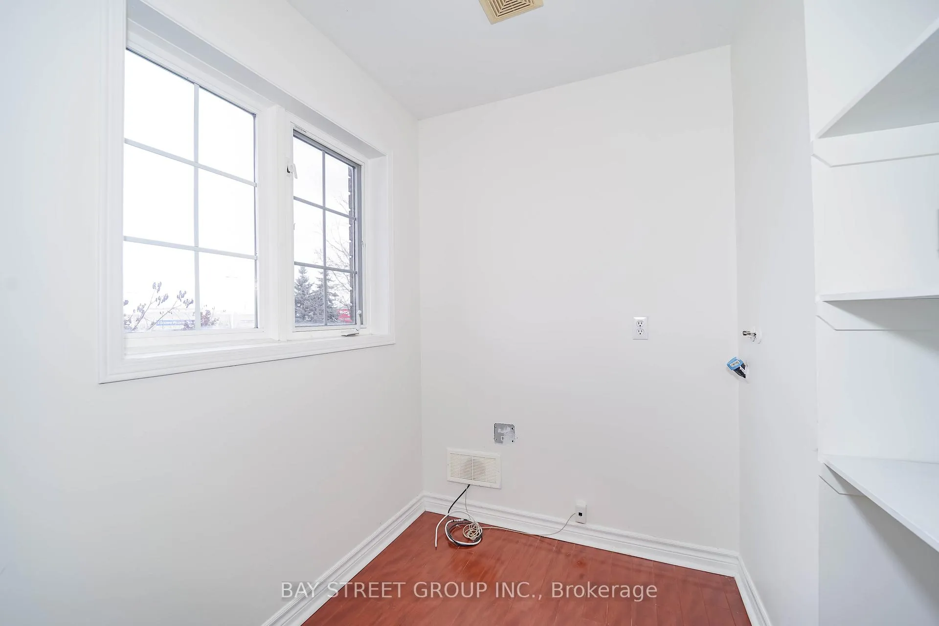 Photo 25 of 407 Hollandview Trail, Aurora, Bayview Wellington — HOMEH