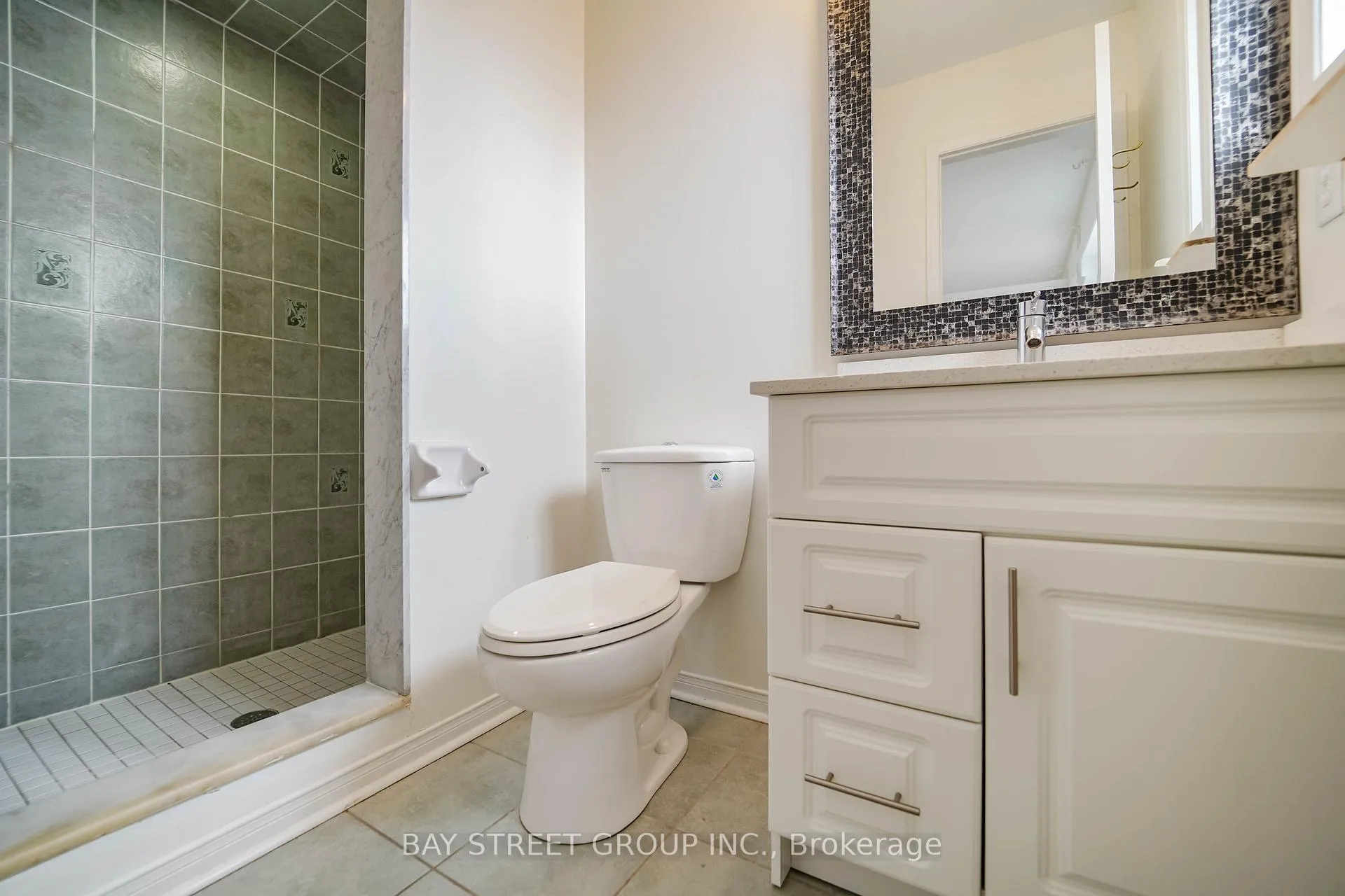 Photo 30 of 407 Hollandview Trail, Aurora, Bayview Wellington — HOMEH