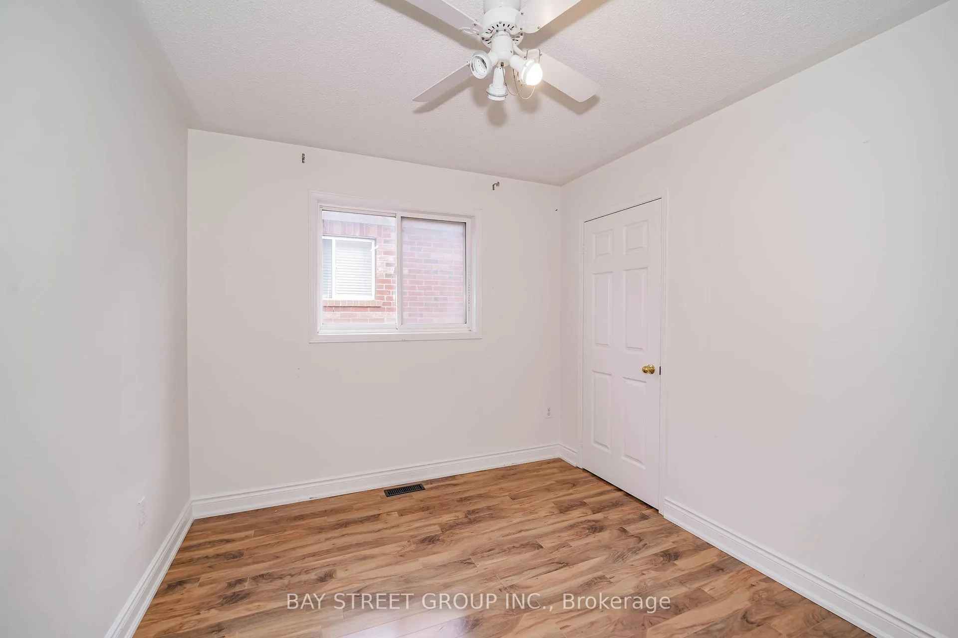 Photo 31 of 407 Hollandview Trail, Aurora, Bayview Wellington — HOMEH