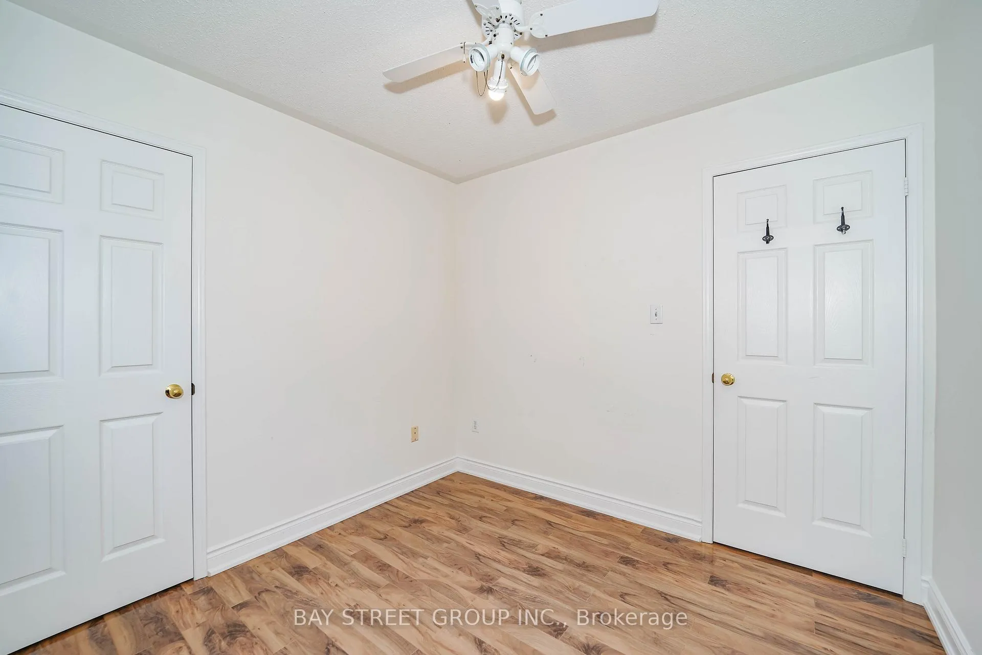 Photo 33 of 407 Hollandview Trail, Aurora, Bayview Wellington — HOMEH