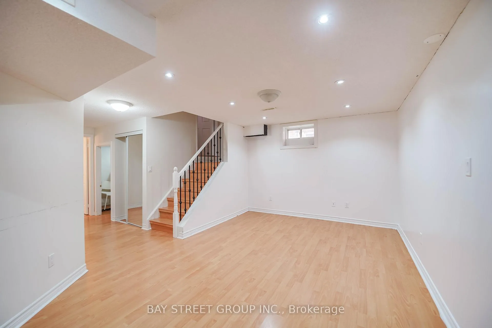 Photo 36 of 407 Hollandview Trail, Aurora, Bayview Wellington — HOMEH