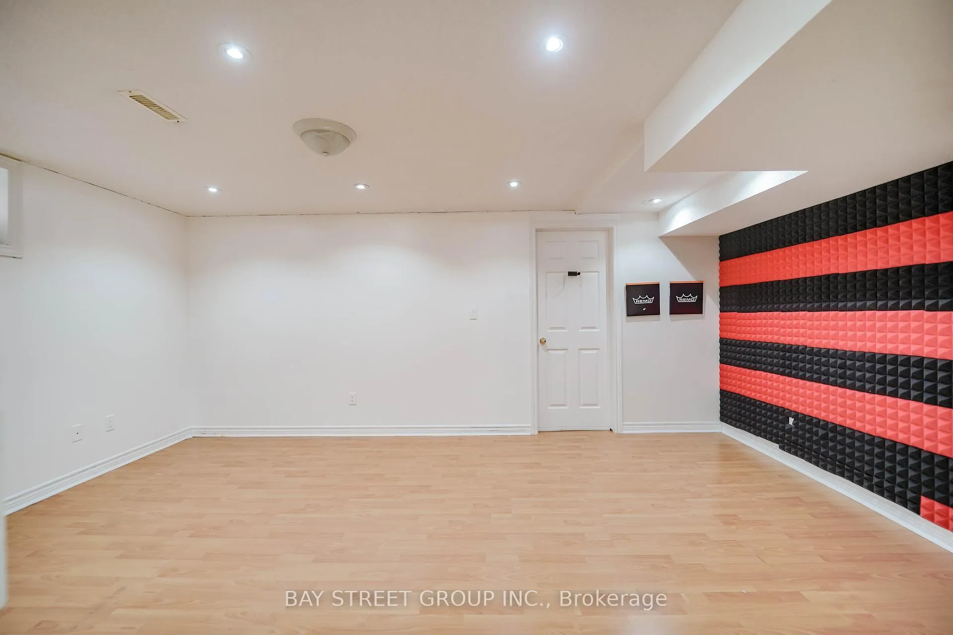 Photo 38 of 407 Hollandview Trail, Aurora, Bayview Wellington — HOMEH