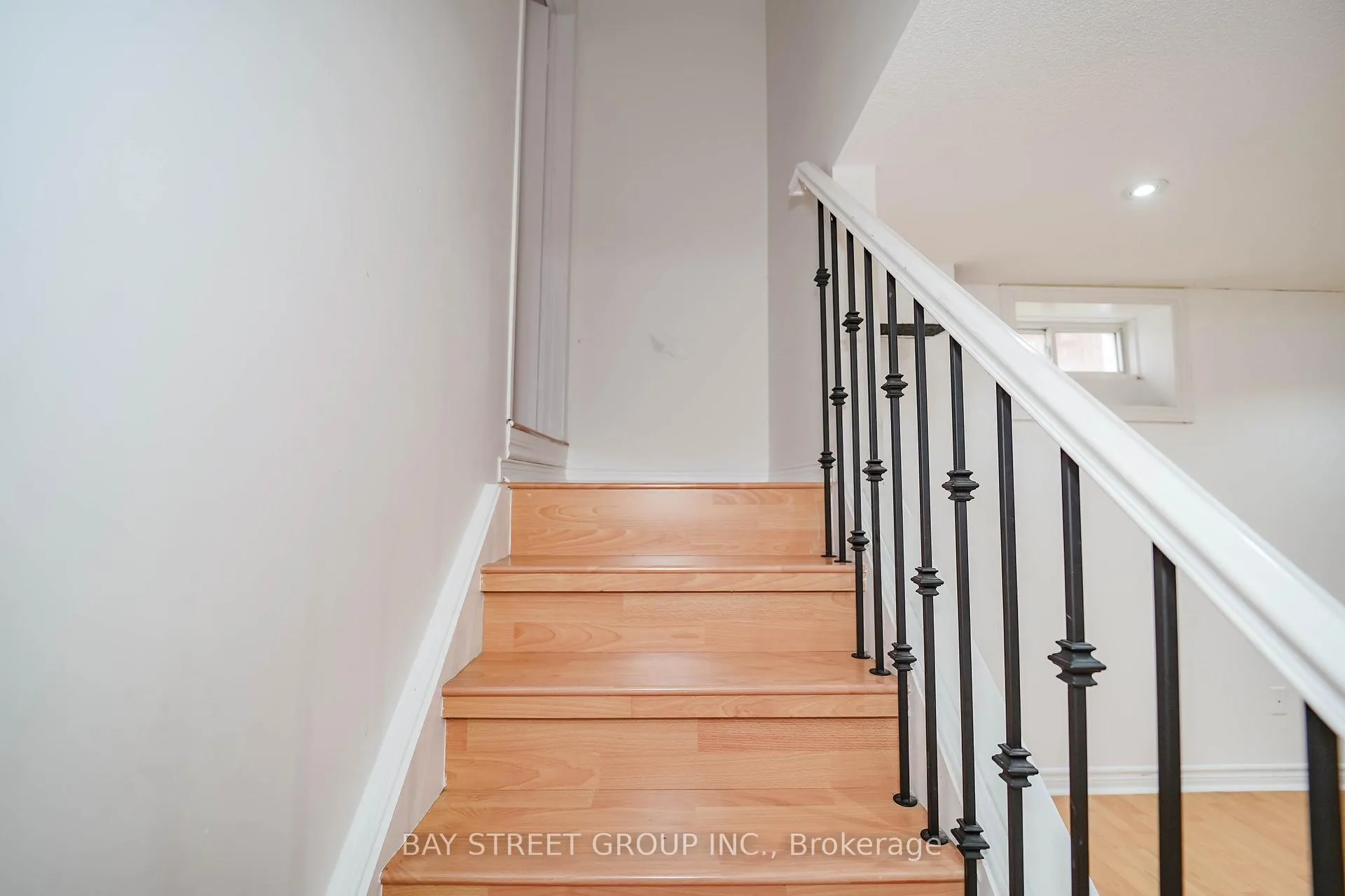 Photo 41 of 407 Hollandview Trail, Aurora, Bayview Wellington — HOMEH