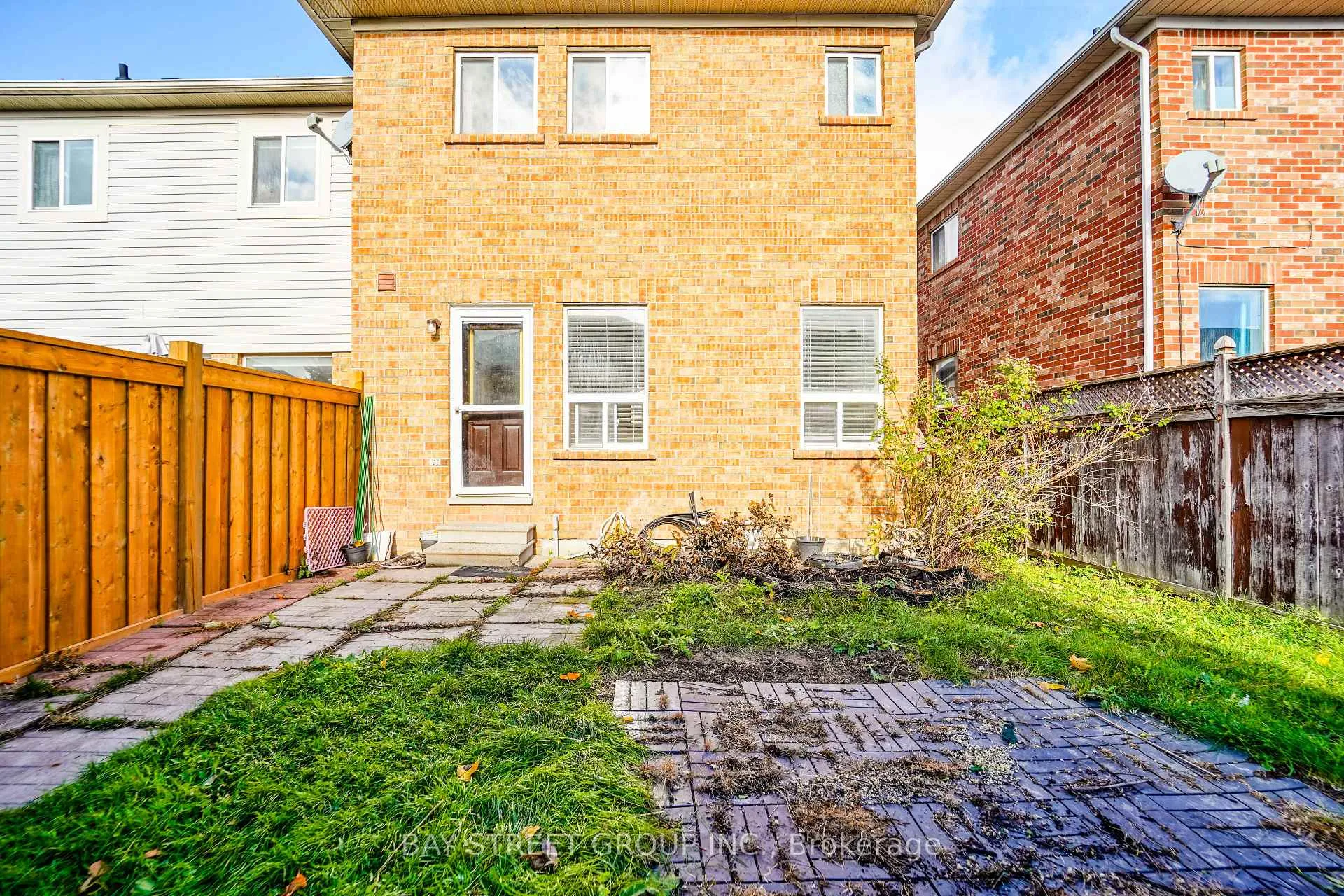 Photo 45 of 407 Hollandview Trail, Aurora, Bayview Wellington — HOMEH