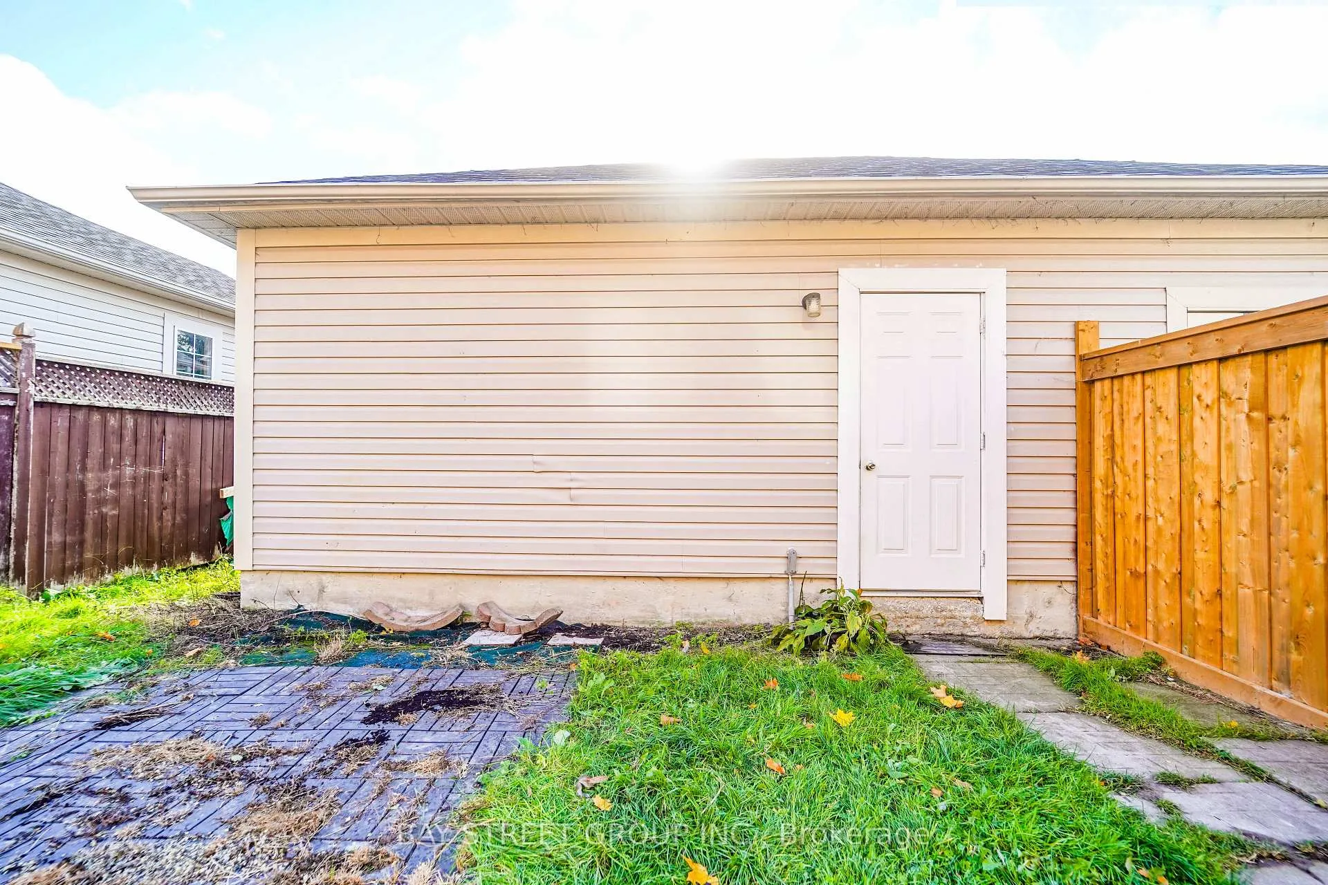 Photo 46 of 407 Hollandview Trail, Aurora, Bayview Wellington — HOMEH