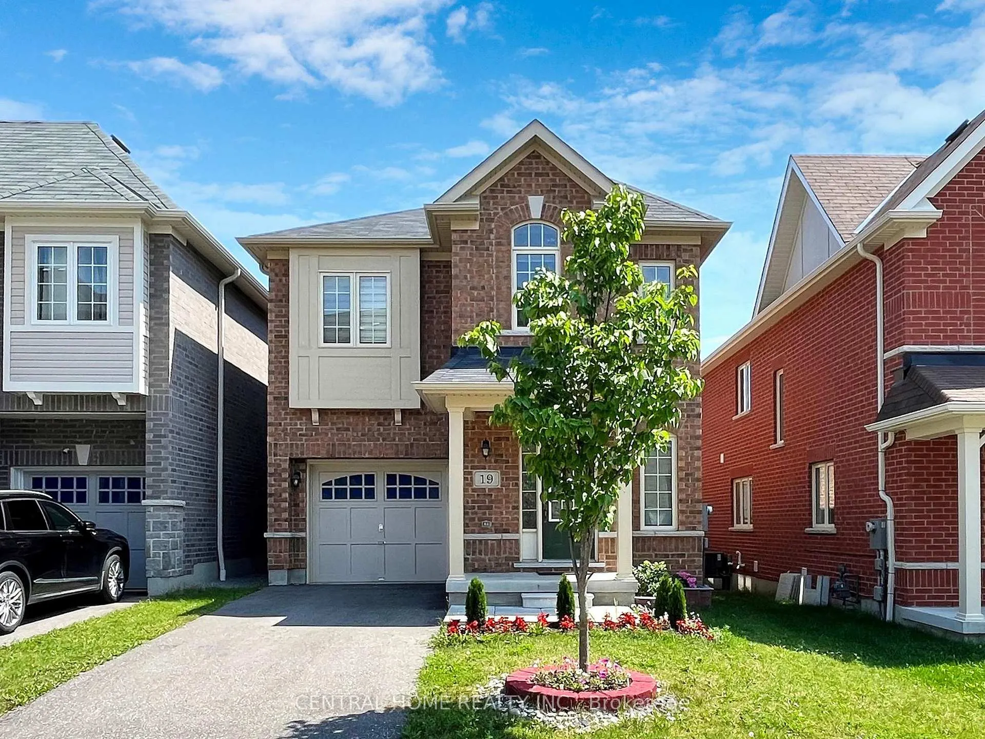 Photo 3 of 19 Camilleri Road, Ajax, Central East — HOMEH