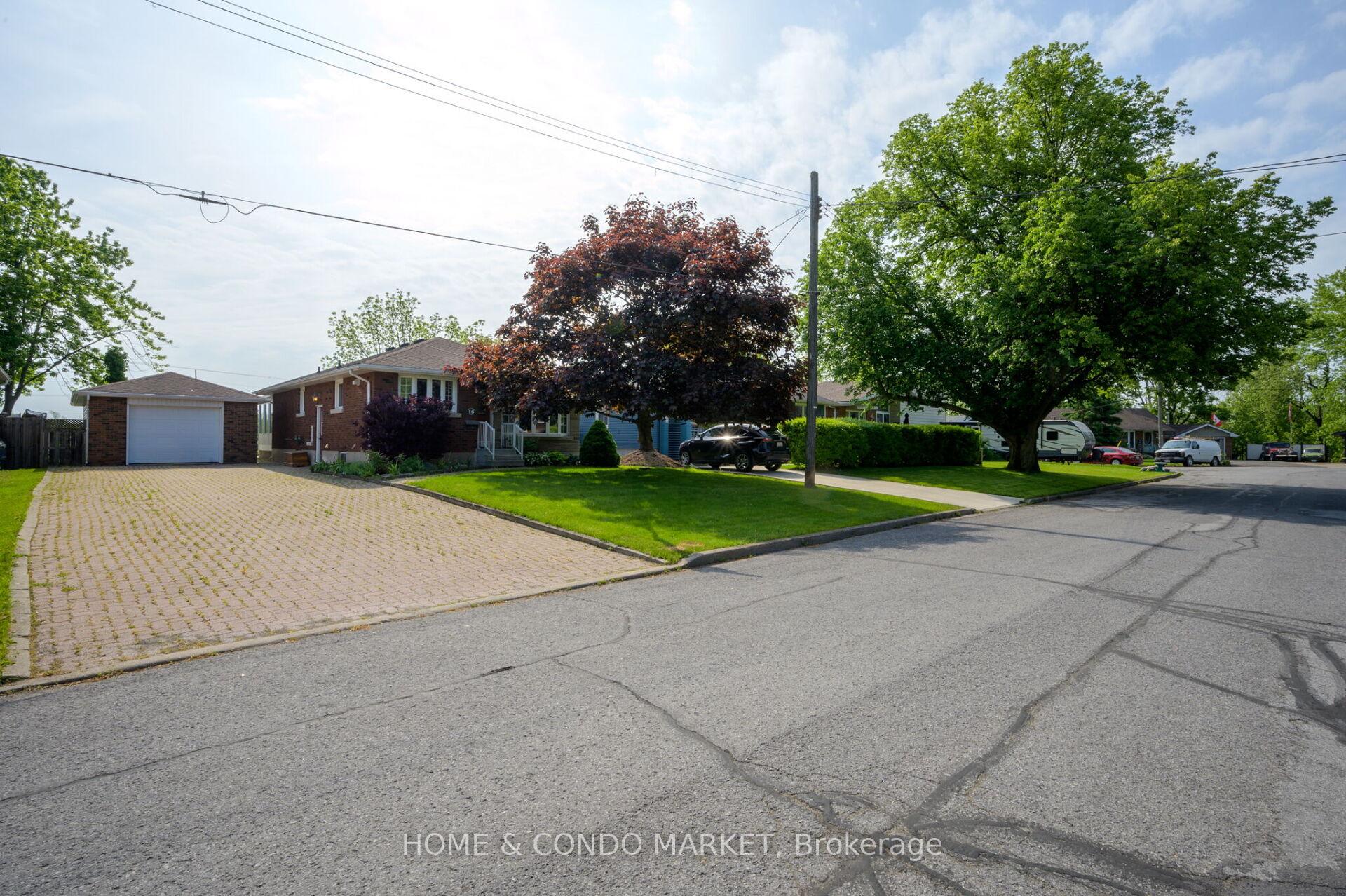 Photo 2 of 16 Greenhill Drive, Thorold, Thorold Downtown — HOMEH