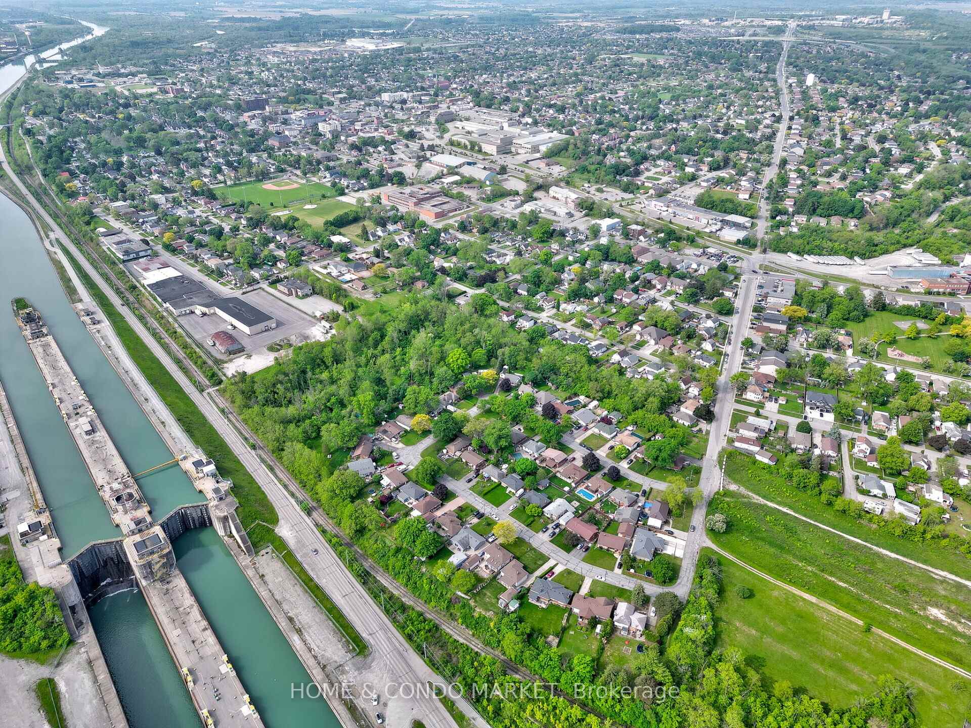 Photo 39 of 16 Greenhill Drive, Thorold, Thorold Downtown — HOMEH
