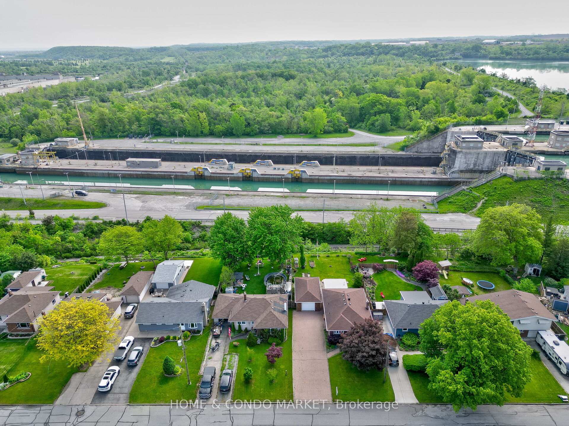 Photo 40 of 16 Greenhill Drive, Thorold, Thorold Downtown — HOMEH