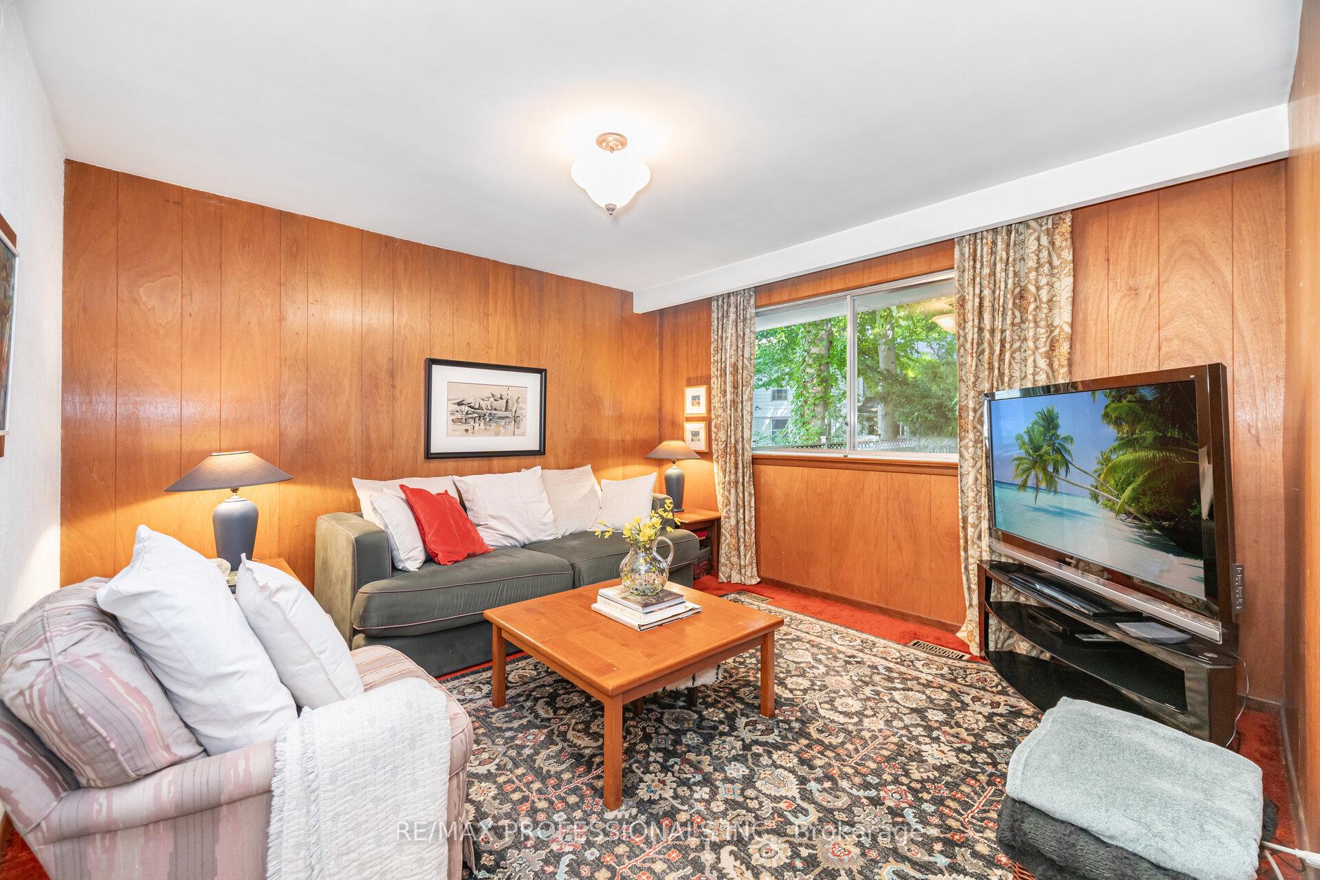 Photo 16 of 7 Queensborough Crescent, Etobicoke, Willowridge-Martingrove-Richview — HOMEH
