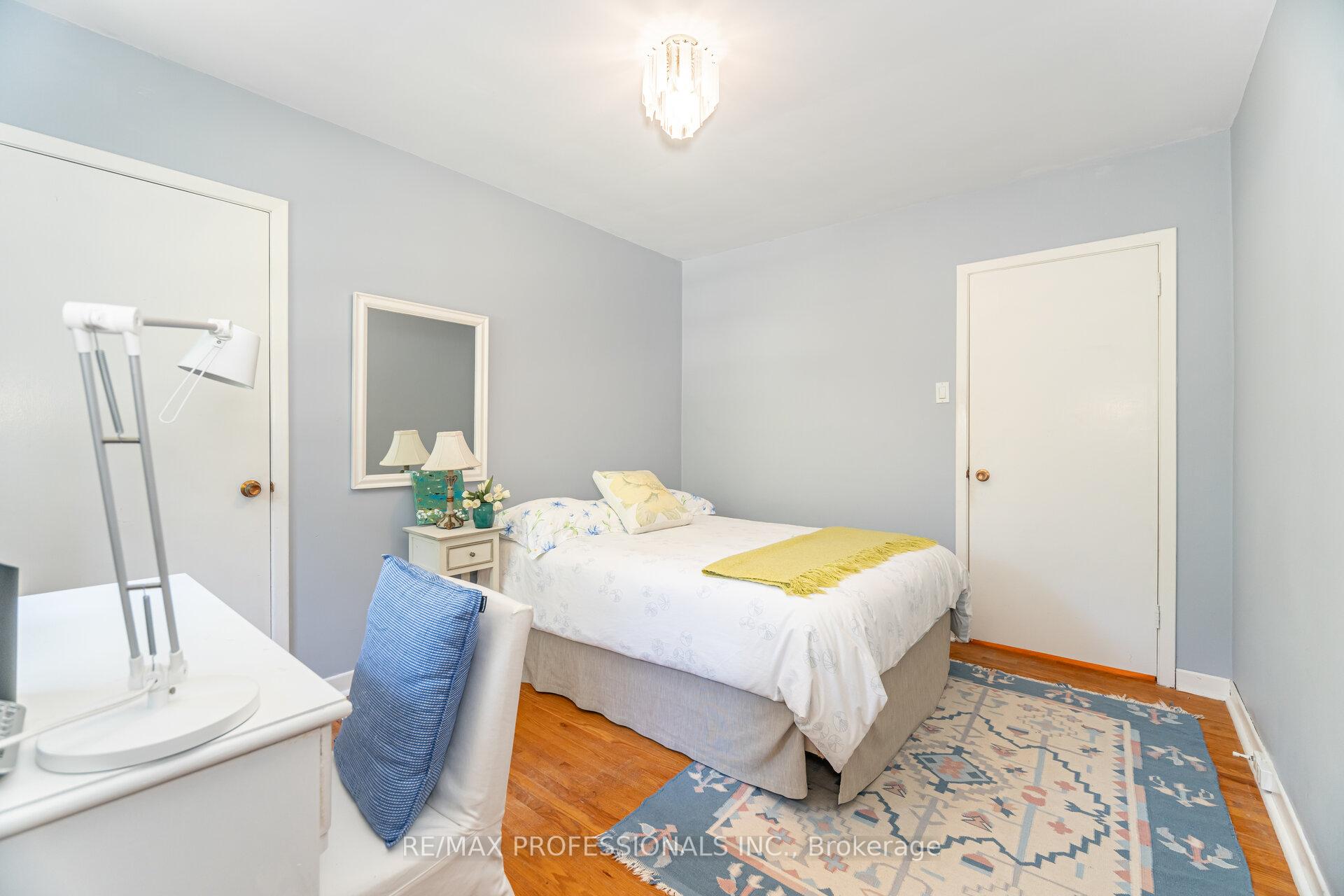 Photo 23 of 7 Queensborough Crescent, Etobicoke, Willowridge-Martingrove-Richview — HOMEH