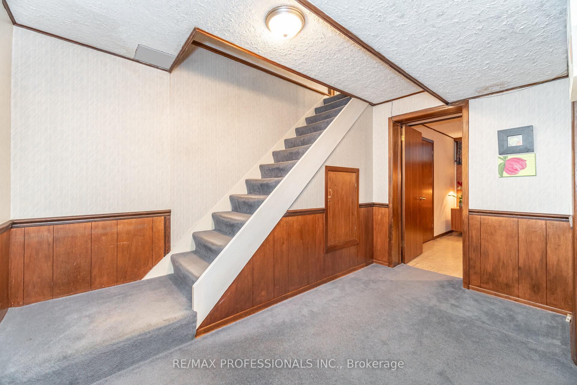 Photo 27 of 7 Queensborough Crescent, Etobicoke, Willowridge-Martingrove-Richview — HOMEH