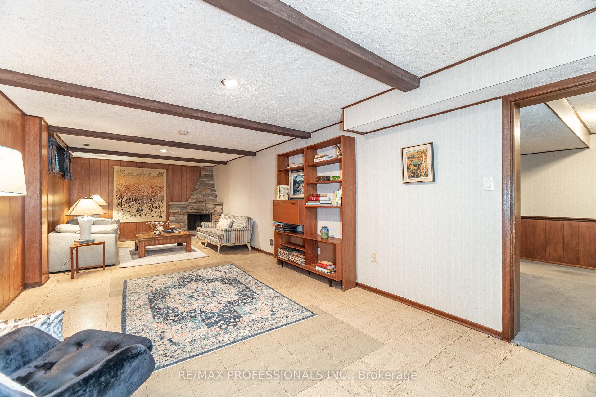 Photo 28 of 7 Queensborough Crescent, Etobicoke, Willowridge-Martingrove-Richview — HOMEH
