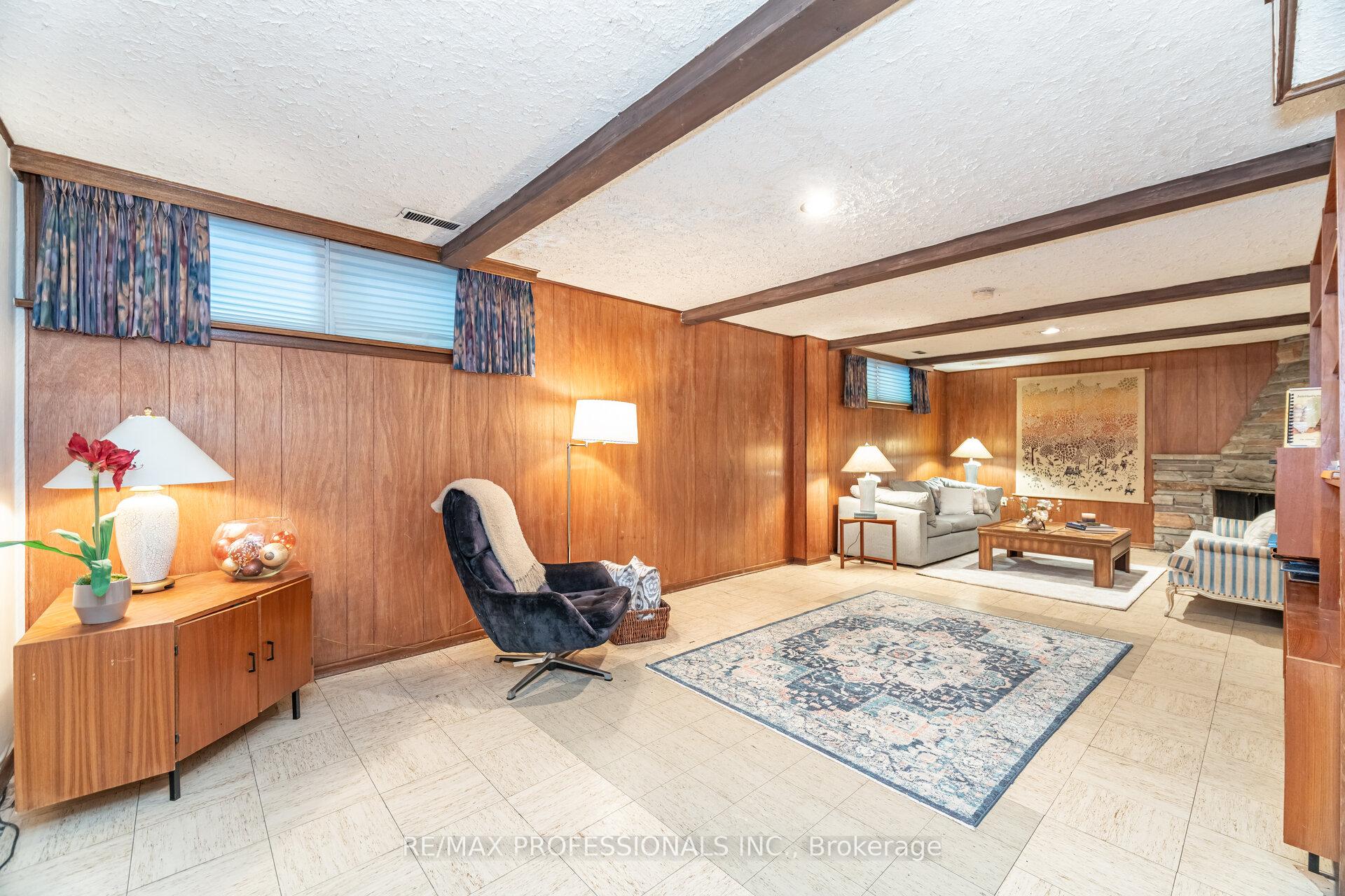 Photo 29 of 7 Queensborough Crescent, Etobicoke, Willowridge-Martingrove-Richview — HOMEH