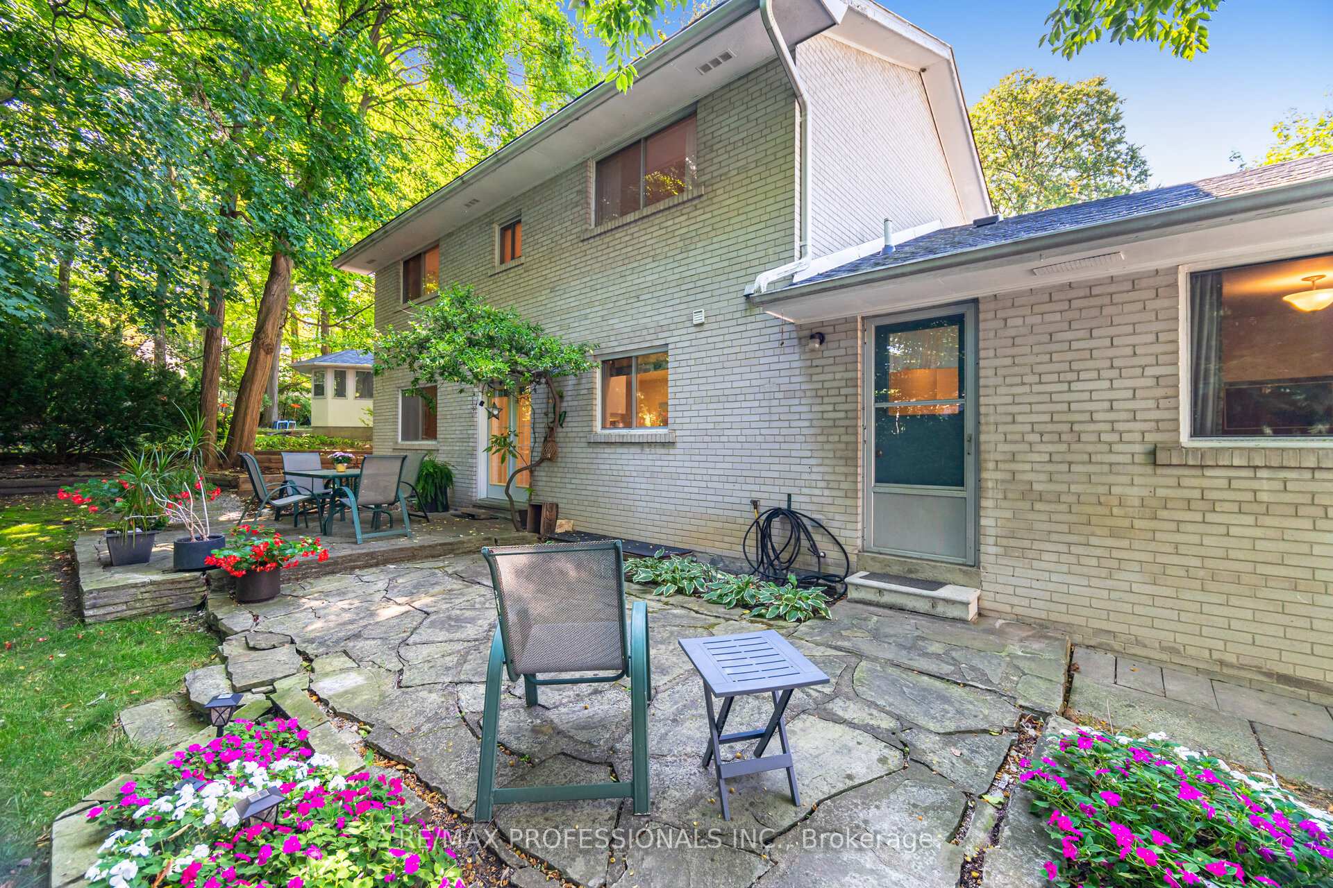 Photo 31 of 7 Queensborough Crescent, Etobicoke, Willowridge-Martingrove-Richview — HOMEH