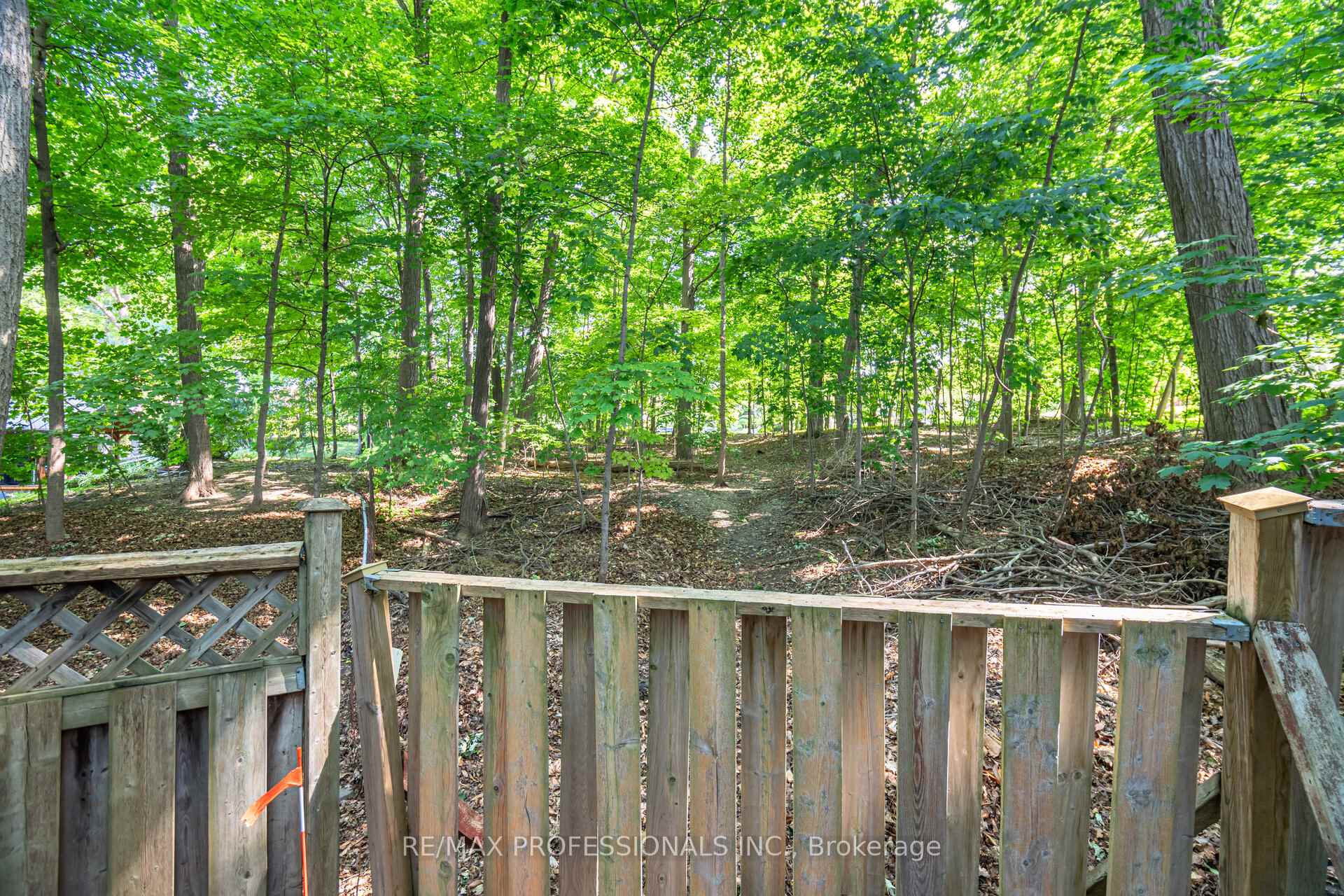 Photo 35 of 7 Queensborough Crescent, Etobicoke, Willowridge-Martingrove-Richview — HOMEH