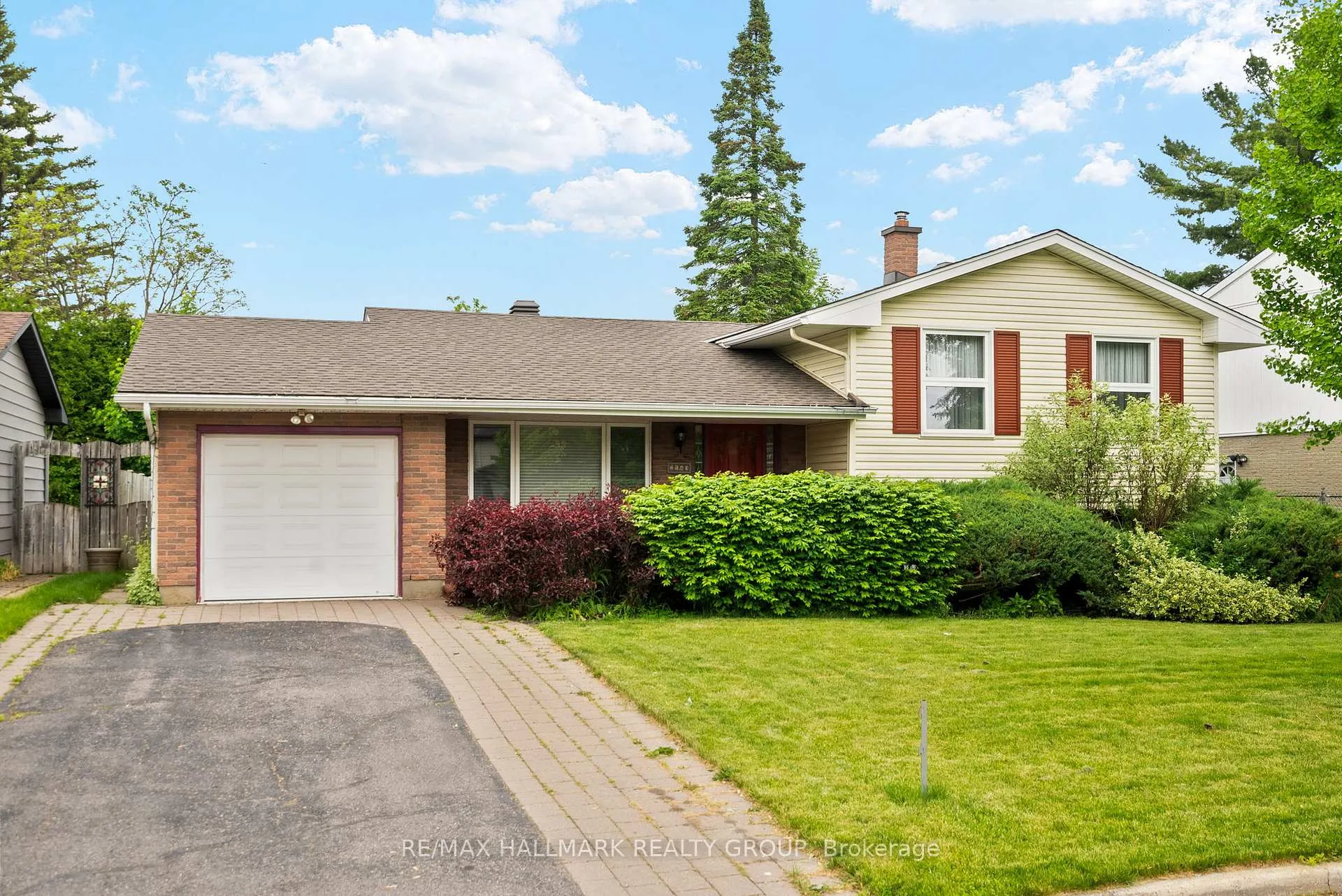 Front of 2143 Hubbard Crescent