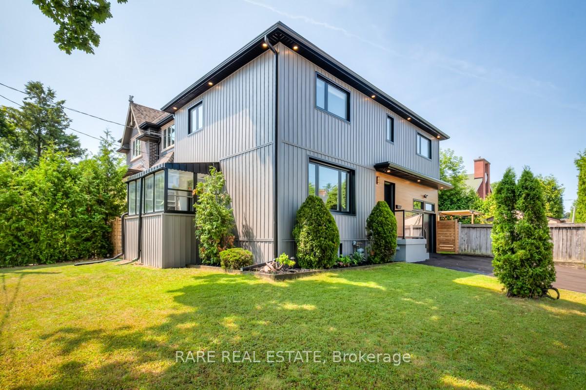 Photo 2 of 78 Tilden Crescent, Etobicoke, Humber Heights — HOMEH