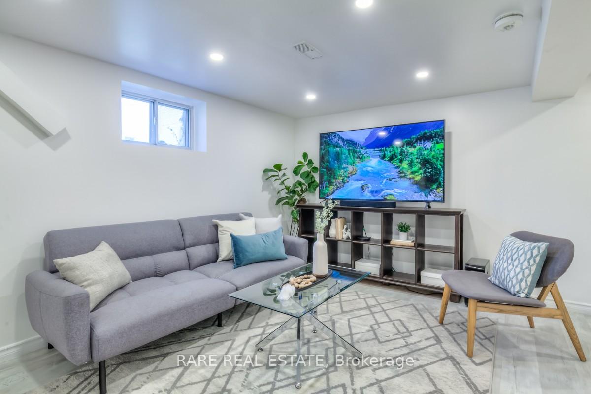 Photo 32 of 78 Tilden Crescent, Etobicoke, Humber Heights — HOMEH