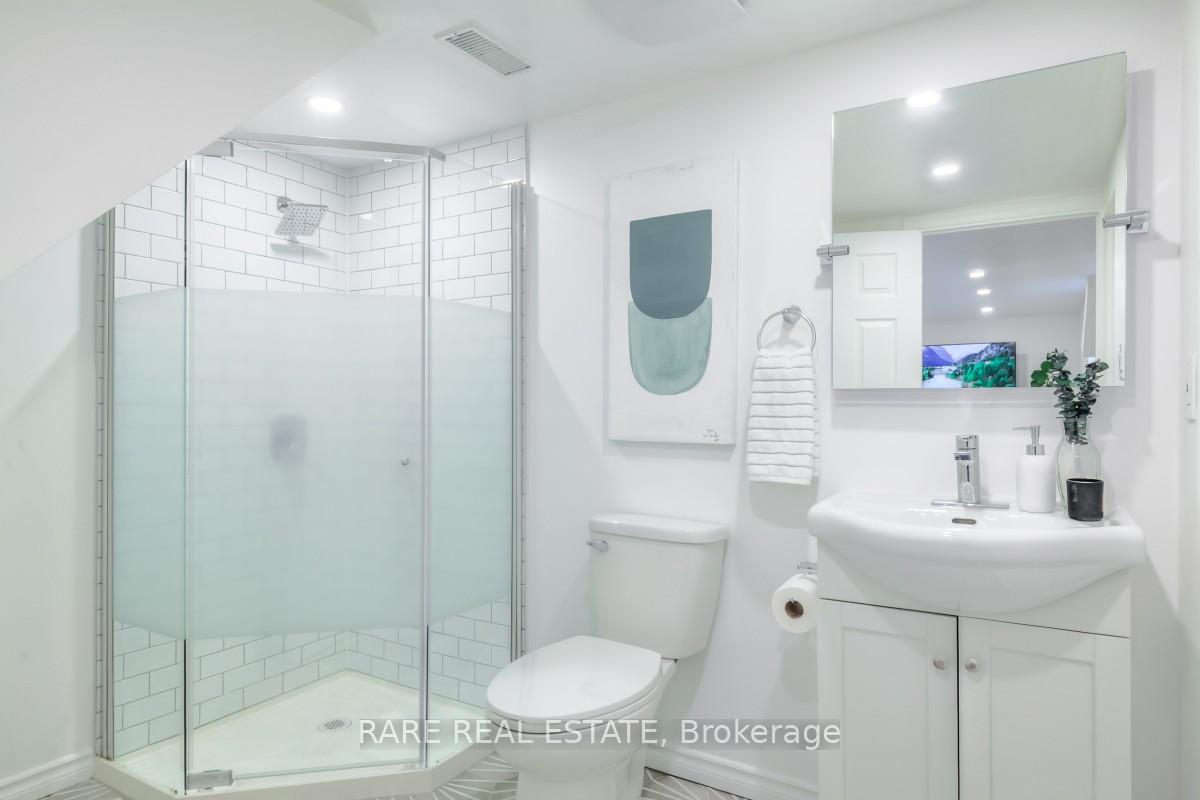 Photo 35 of 78 Tilden Crescent, Etobicoke, Humber Heights — HOMEH