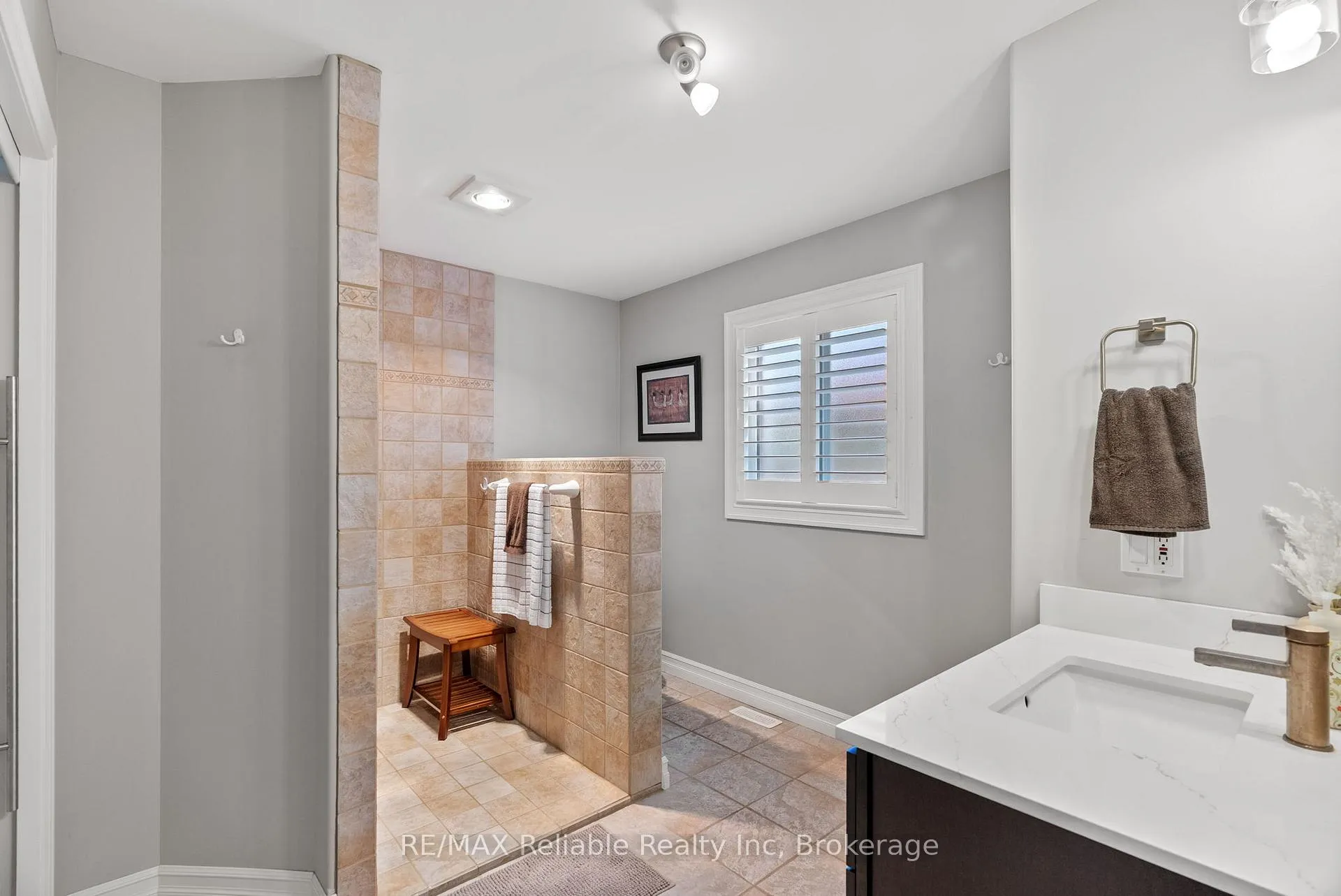 Photo 84 of 17 Harbour Court, Bluewater, Bayfield — HOMEH