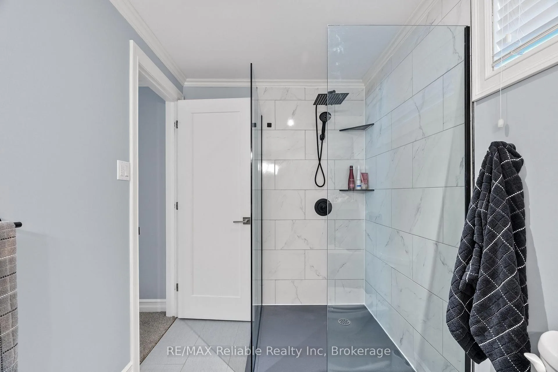 Photo 164 of 17 Harbour Court, Bluewater, Bayfield — HOMEH