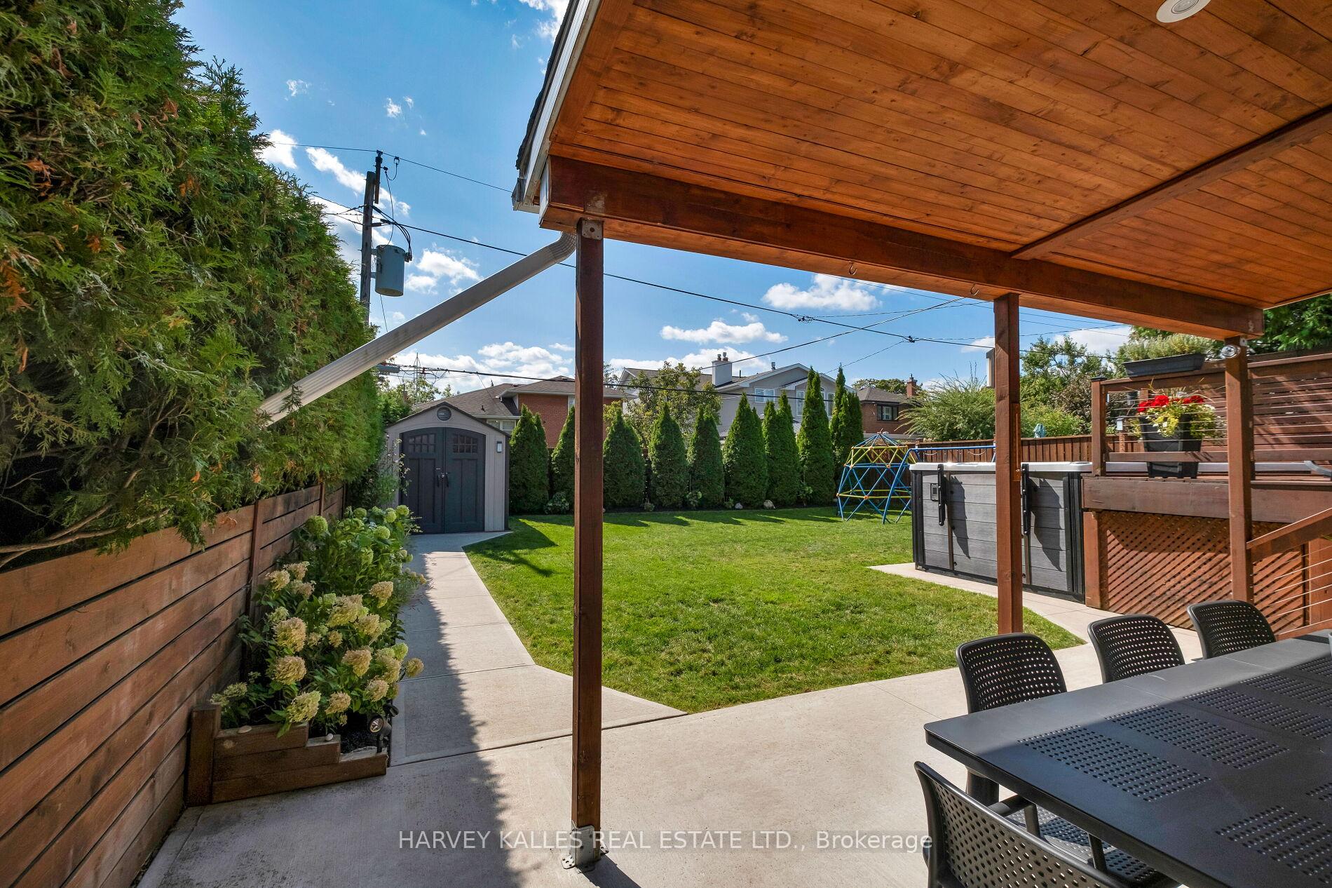 Photo 17 of 81 Summitcrest Drive, Etobicoke, Willowridge-Martingrove-Richview — HOMEH