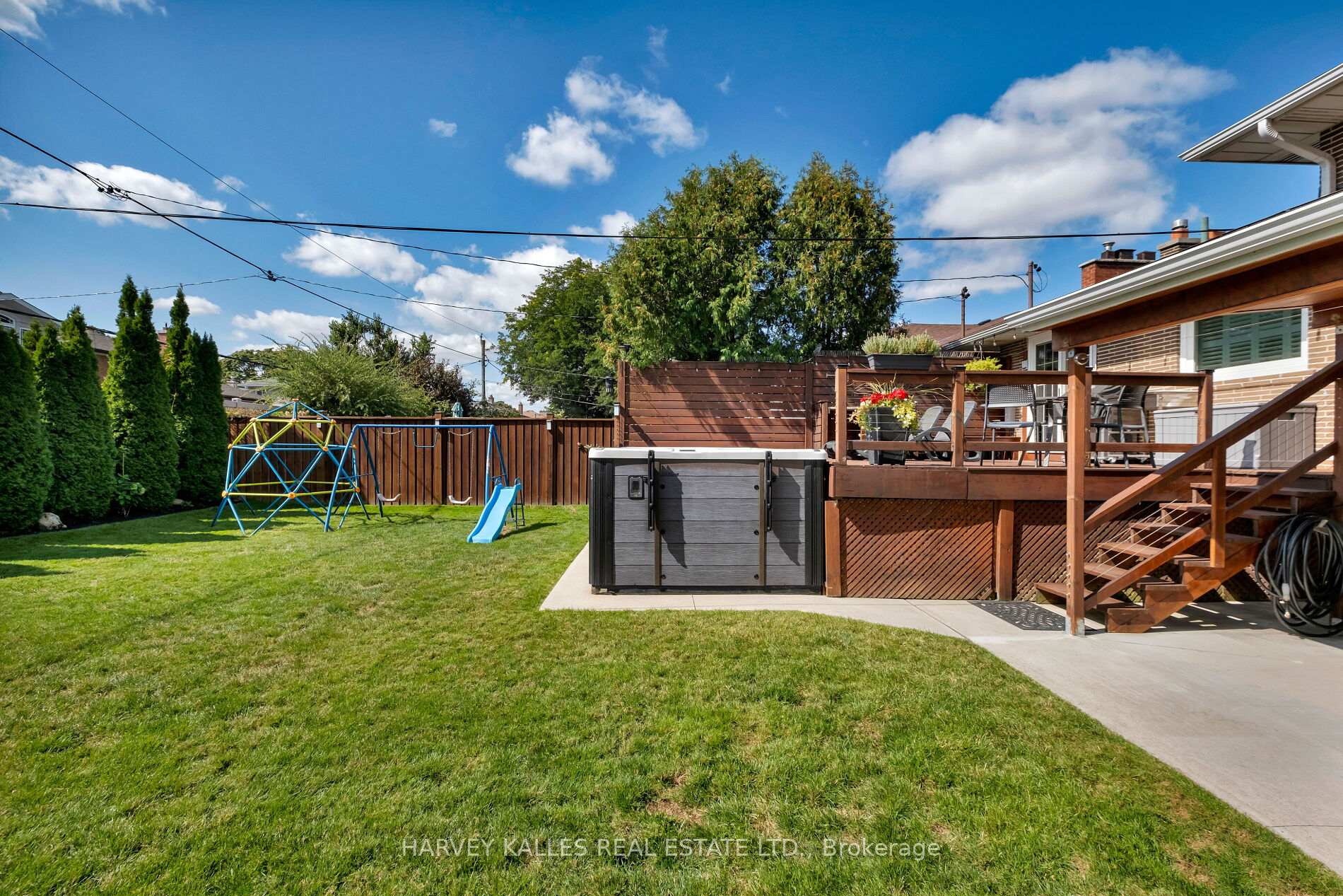 Photo 19 of 81 Summitcrest Drive, Etobicoke, Willowridge-Martingrove-Richview — HOMEH