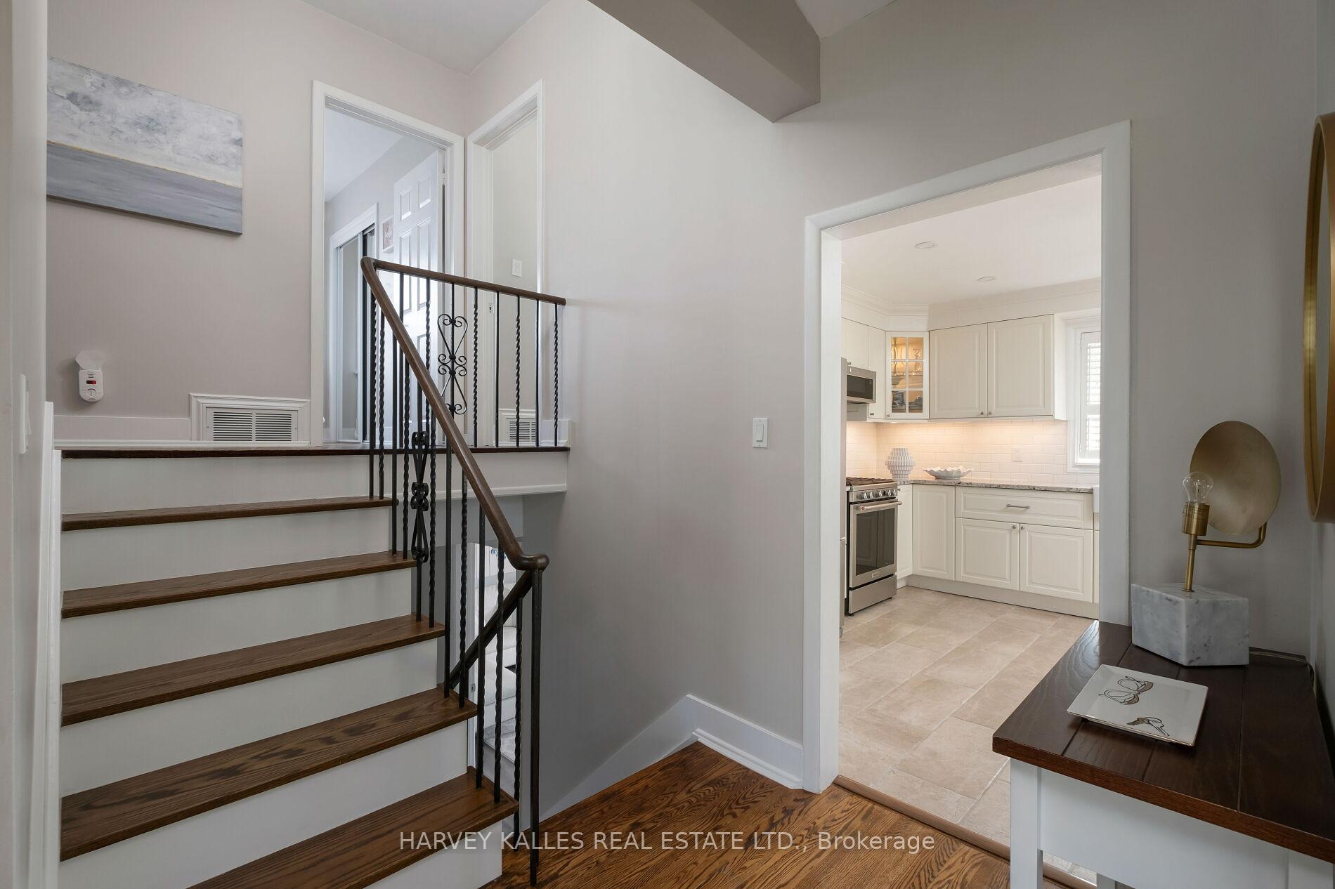 Photo 25 of 81 Summitcrest Drive, Etobicoke, Willowridge-Martingrove-Richview — HOMEH