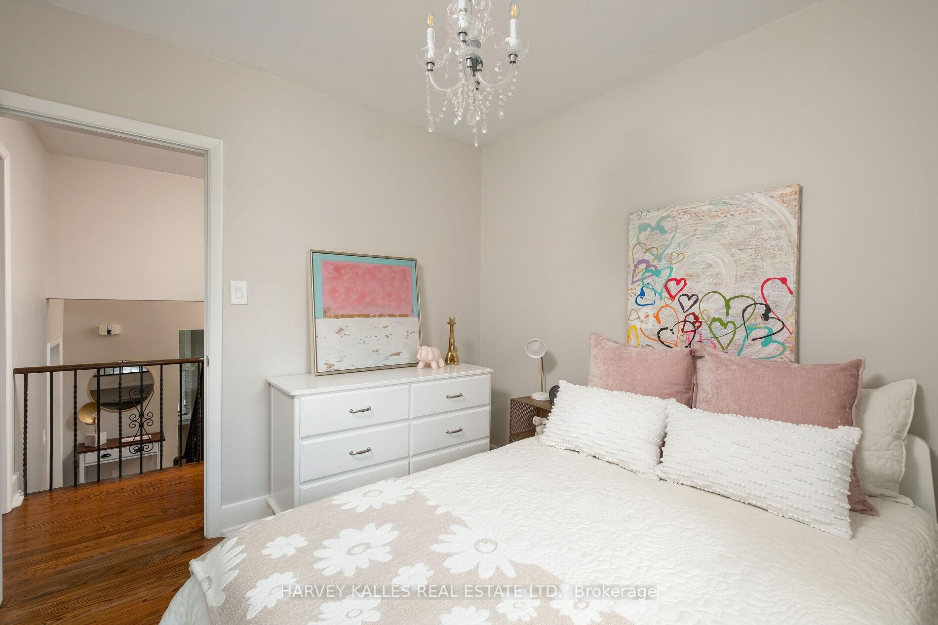 Photo 30 of 81 Summitcrest Drive, Etobicoke, Willowridge-Martingrove-Richview — HOMEH
