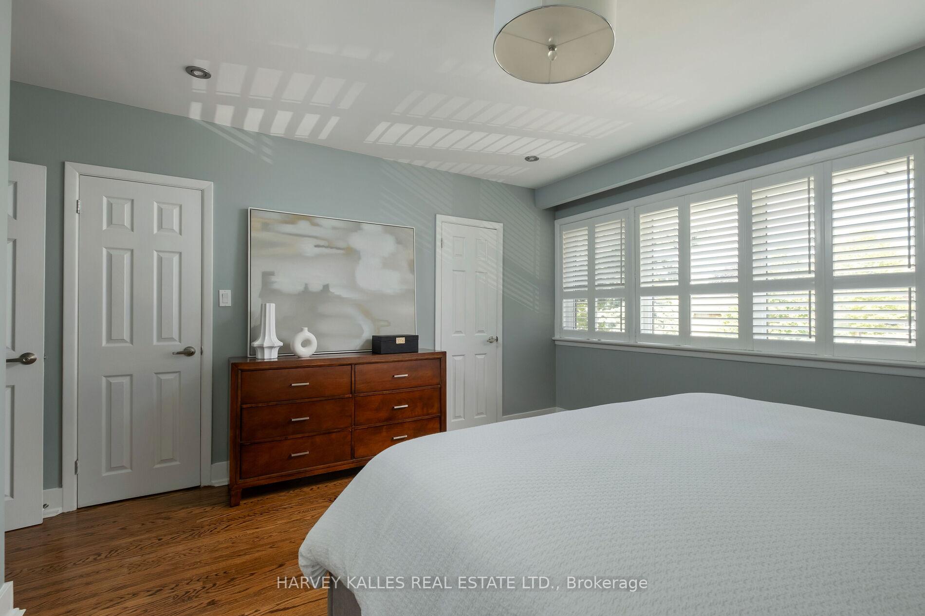 Photo 33 of 81 Summitcrest Drive, Etobicoke, Willowridge-Martingrove-Richview — HOMEH