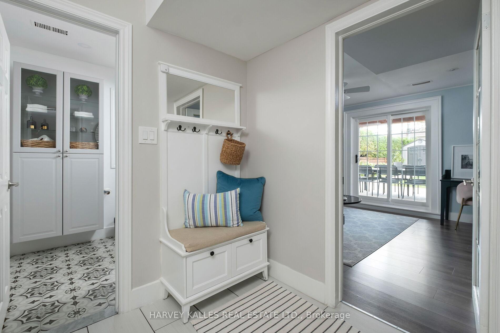 Photo 44 of 81 Summitcrest Drive, Etobicoke, Willowridge-Martingrove-Richview — HOMEH