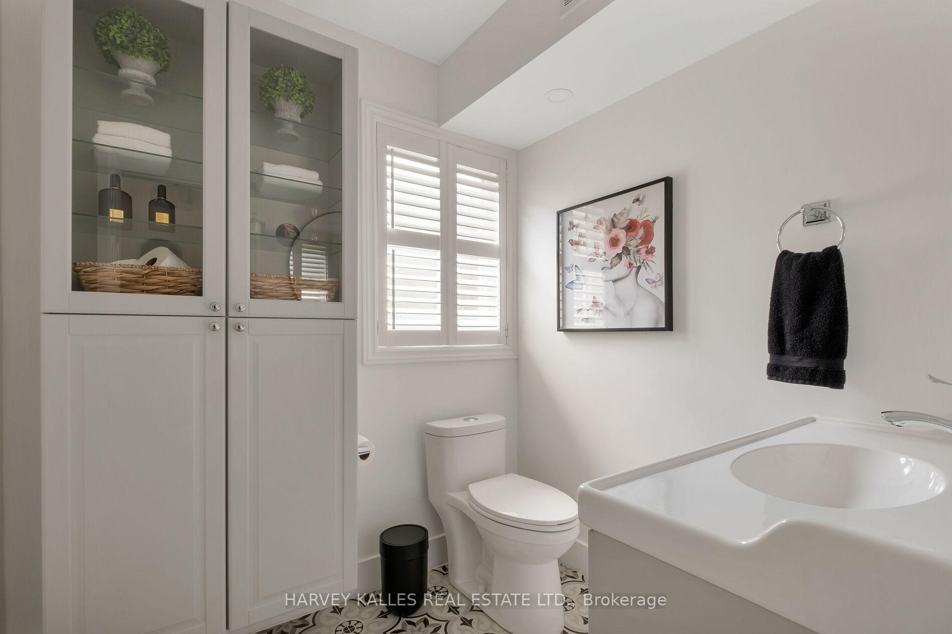 Photo 46 of 81 Summitcrest Drive, Etobicoke, Willowridge-Martingrove-Richview — HOMEH