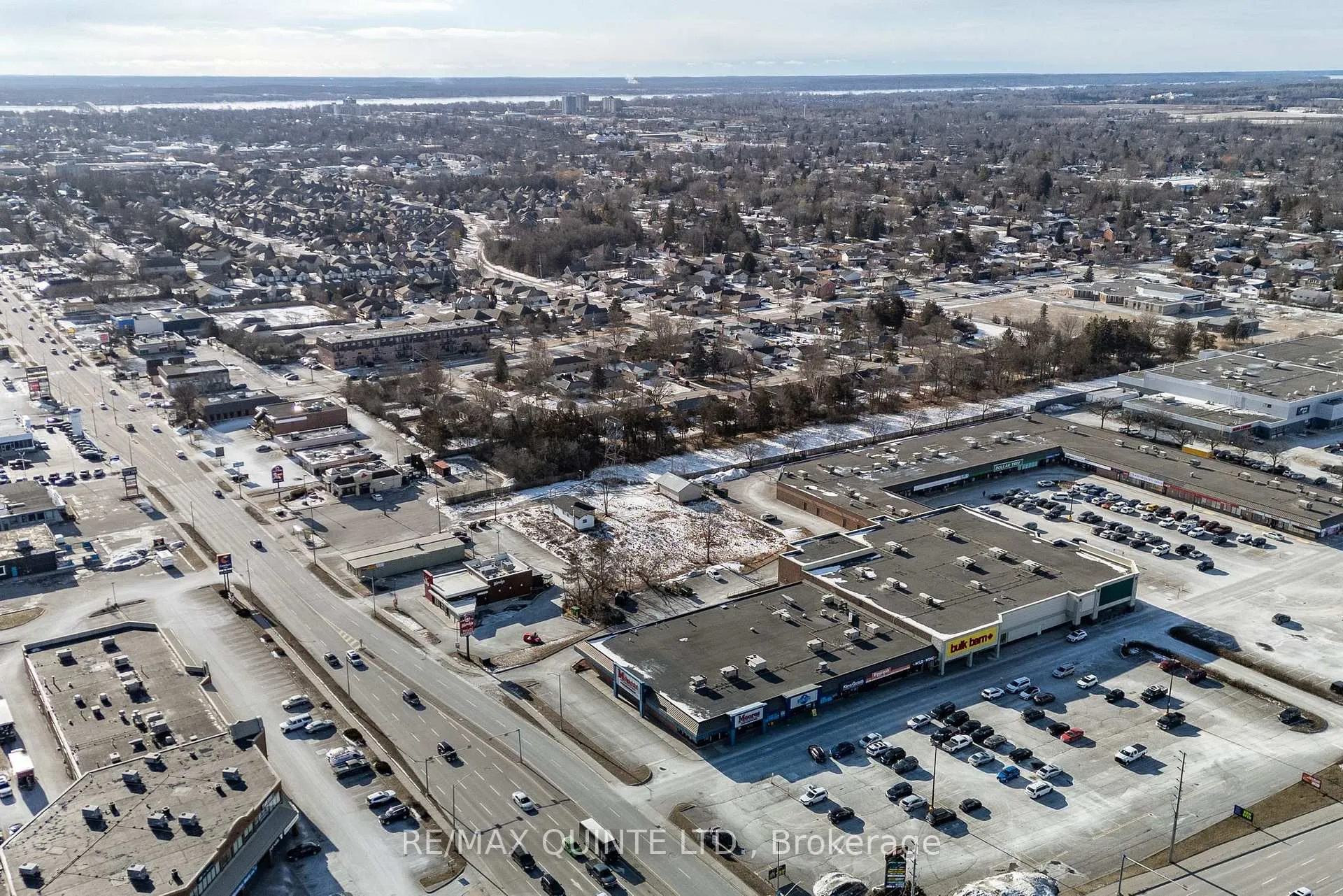Photo 7 of 5 Stratton Drive, Belleville, Belleville Ward — HOMEH