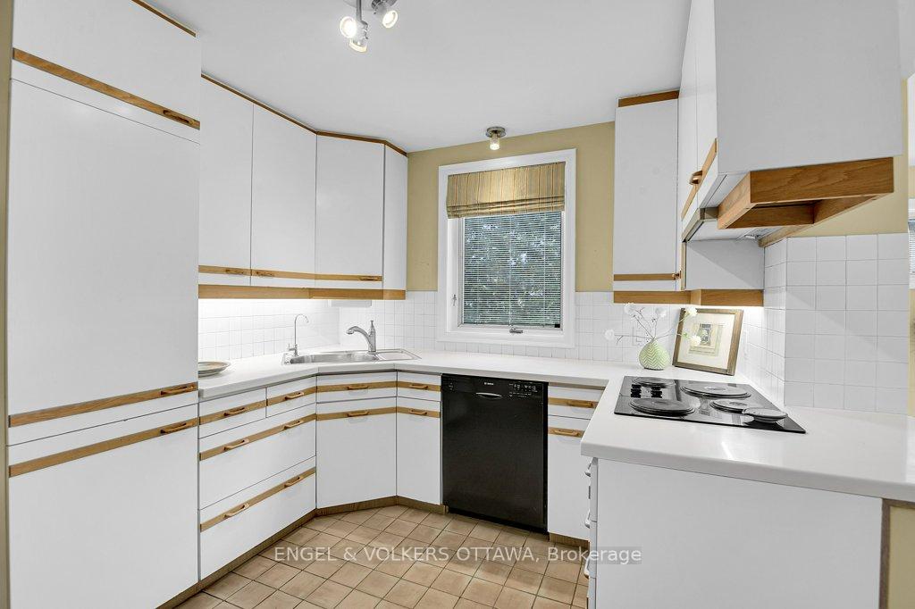 Photo 13 of 97 Helena Street, Ottawa, Ottawa West — HOMEH