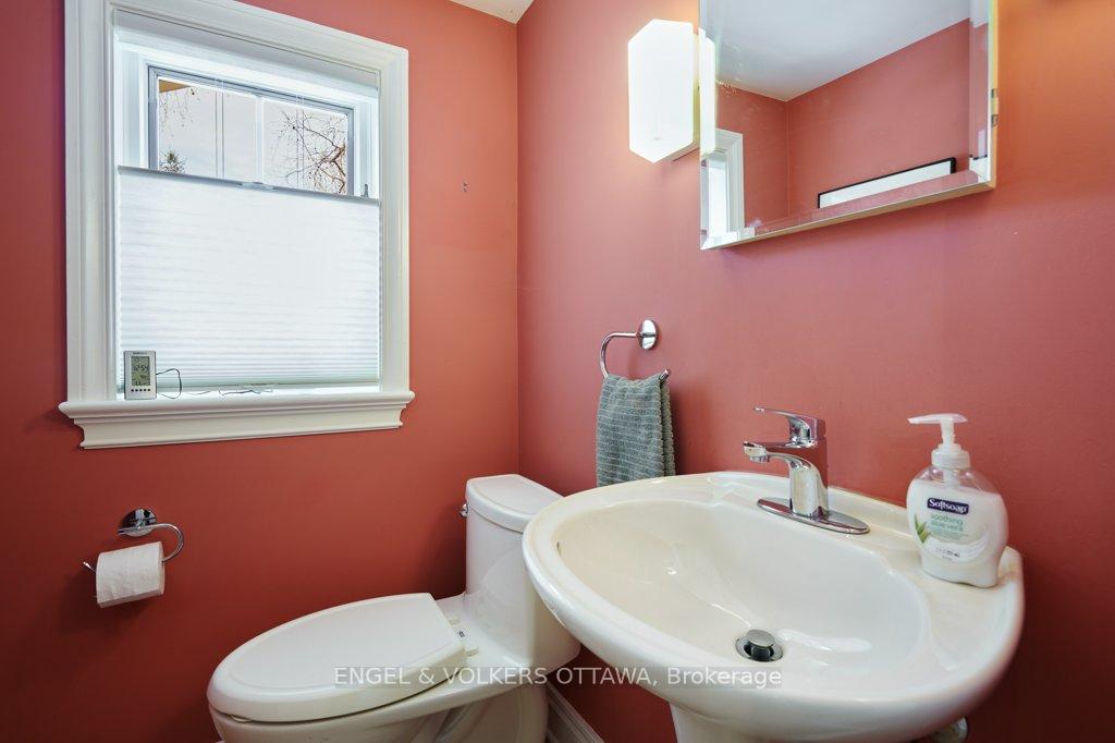 Photo 18 of 97 Helena Street, Ottawa, Ottawa West — HOMEH