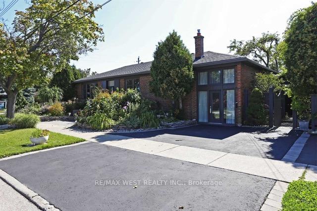 Photo 1 of Unit 3, 5 Fenley Drive, Etobicoke, Kingsview Village-The Westway — HOMEH