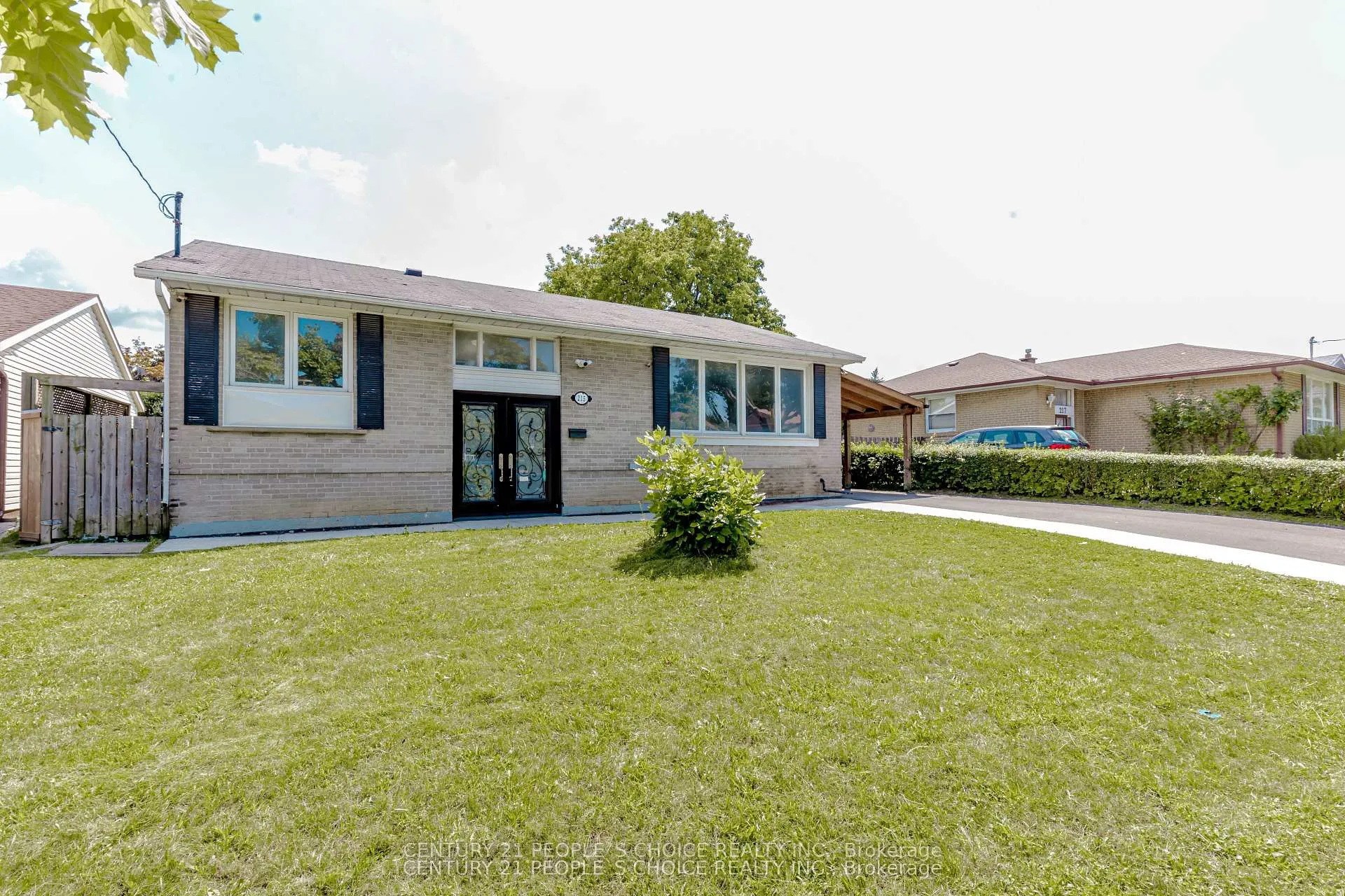 Front of 215 Jeffcoat Drive