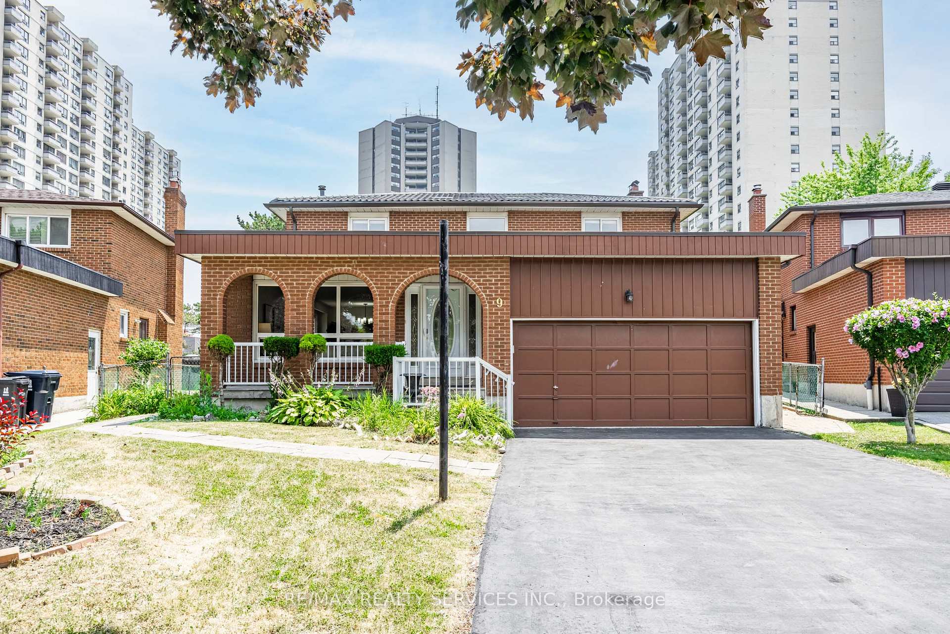 Front of 9 Garview Court