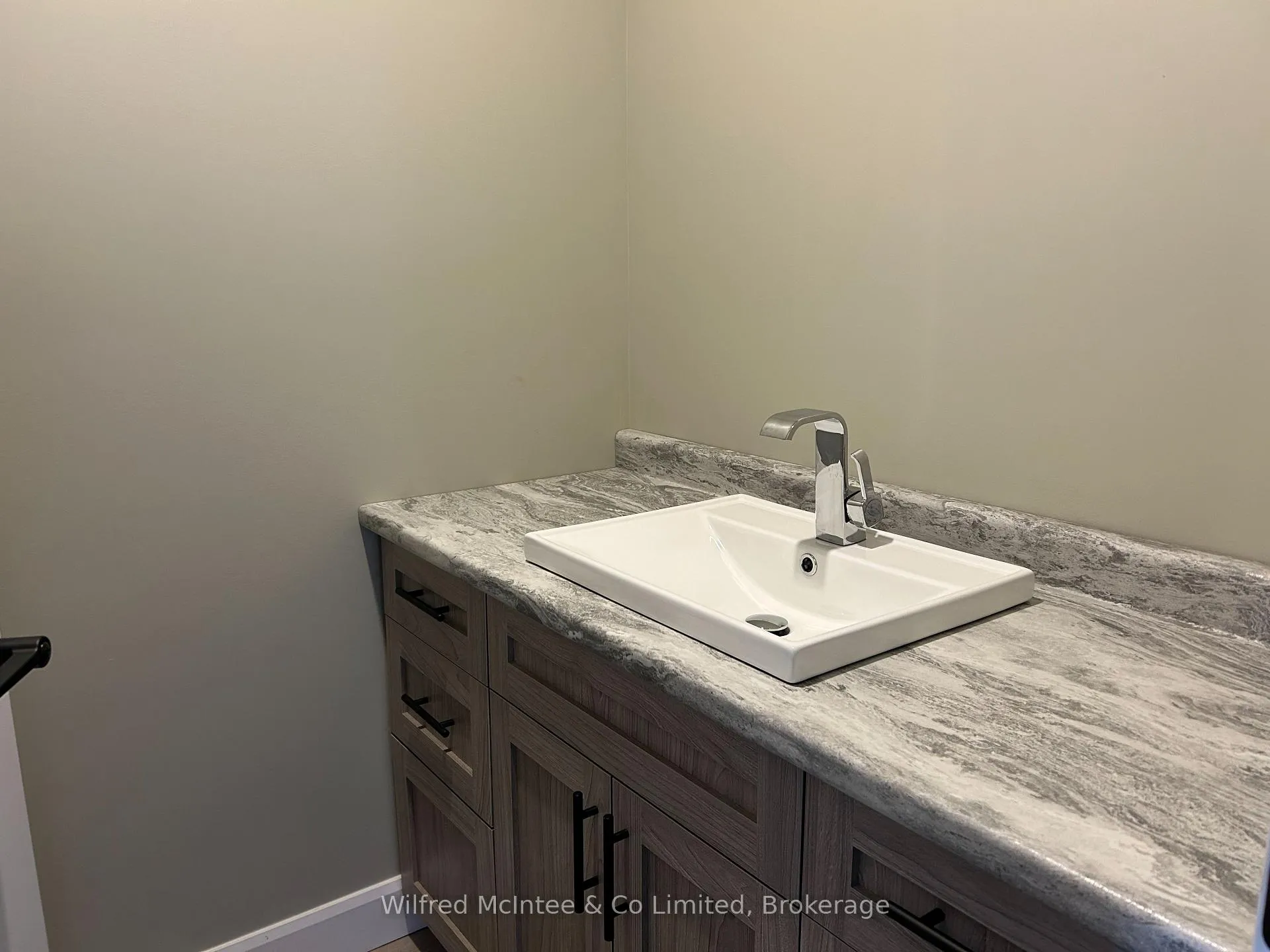 Photo 14 of Unit Unit 2, 187 Balaklava Street, Arran-Elderslie — HOMEH