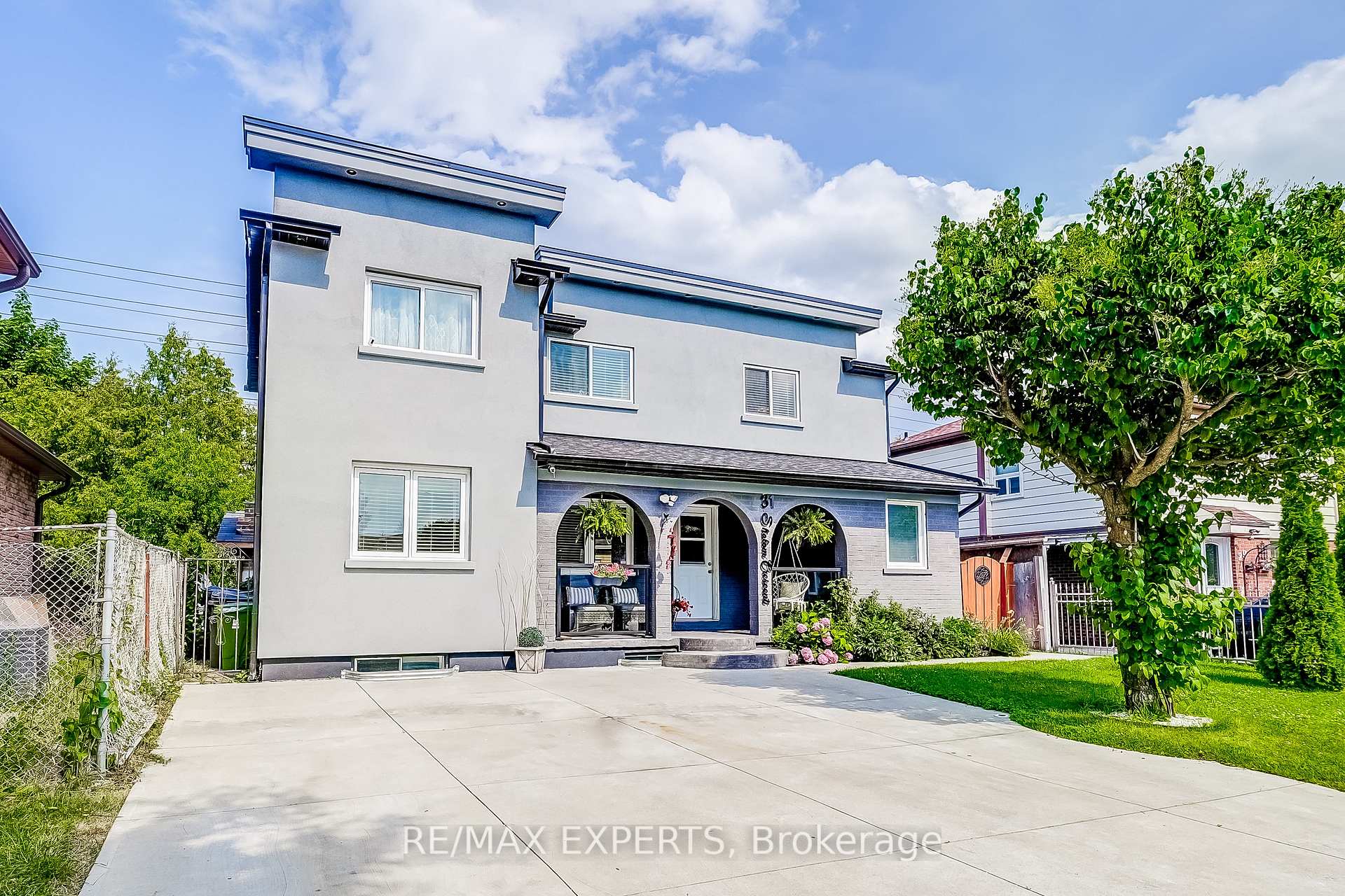 Front of 31 Shalom Crescent