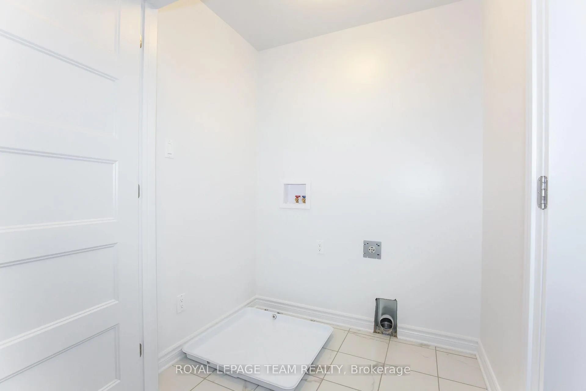 Photo 321 of 80 Morgan Clouthier Way, Arnprior — HOMEH